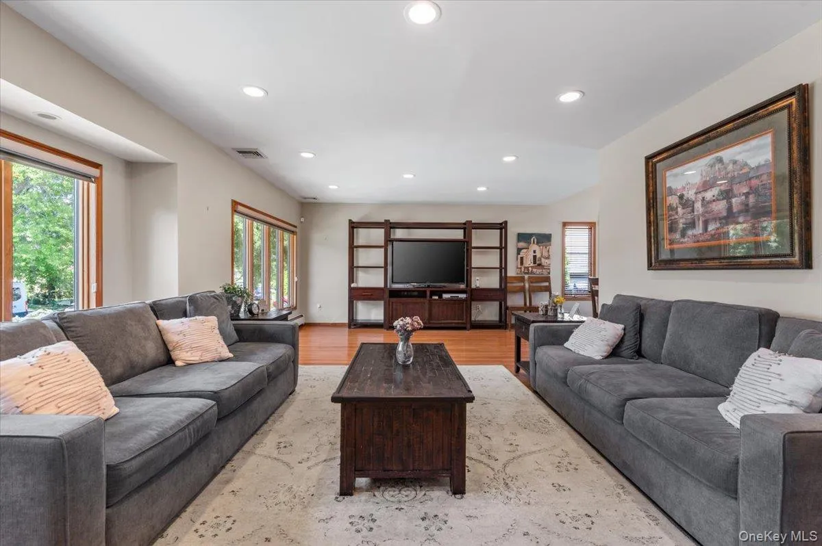 37 Sylvia Road, Oyster Bay, NY, 4 Bedrooms Bedrooms, 8 Rooms Rooms,4 BathroomsBathrooms,Residential,For Rent,Sylvia,0,1011546 37 Sylvia Road, Oyster Bay, NY, 4 Bedrooms Bedrooms, 8 Rooms Rooms,4 BathroomsBathrooms,Residential,For Rent,Sylvia,0,1011546