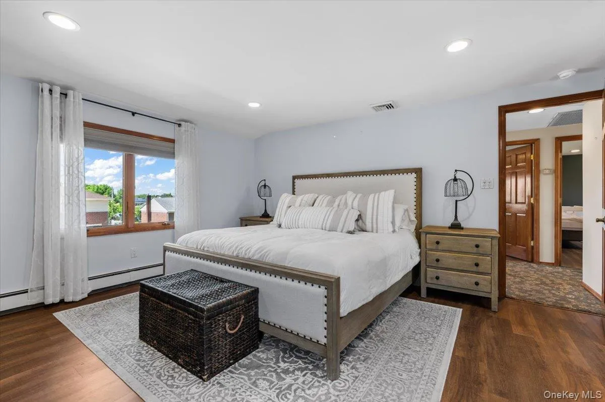 37 Sylvia Road, Oyster Bay, NY, 4 Bedrooms Bedrooms, 8 Rooms Rooms,4 BathroomsBathrooms,Residential,For Rent,Sylvia,0,1011546 37 Sylvia Road, Oyster Bay, NY, 4 Bedrooms Bedrooms, 8 Rooms Rooms,4 BathroomsBathrooms,Residential,For Rent,Sylvia,0,1011546