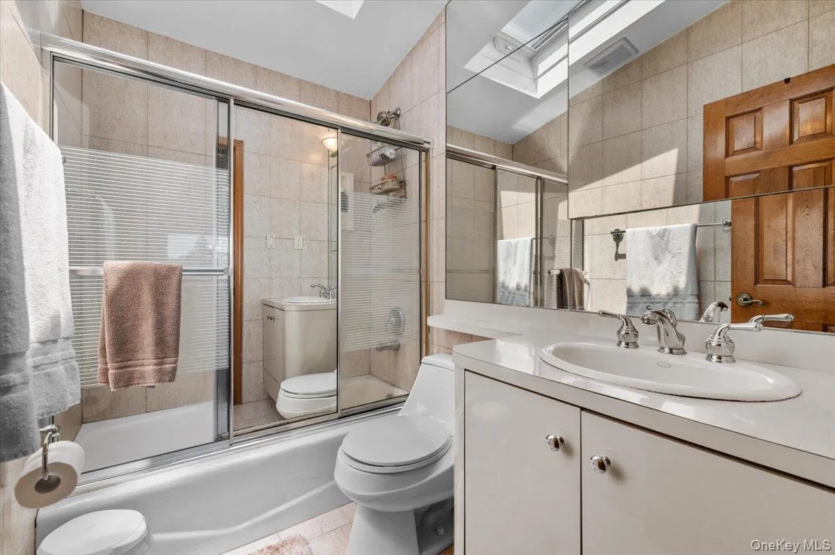 37 Sylvia Road, Oyster Bay, NY, 4 Bedrooms Bedrooms, 8 Rooms Rooms,4 BathroomsBathrooms,Residential,For Rent,Sylvia,0,1011546 37 Sylvia Road, Oyster Bay, NY, 4 Bedrooms Bedrooms, 8 Rooms Rooms,4 BathroomsBathrooms,Residential,For Rent,Sylvia,0,1011546
