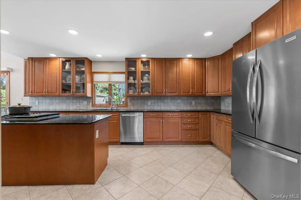 37 Sylvia Road, Oyster Bay, NY, 4 Bedrooms Bedrooms, 8 Rooms Rooms,4 BathroomsBathrooms,Residential,For Rent,Sylvia,0,1011546 37 Sylvia Road, Oyster Bay, NY, 4 Bedrooms Bedrooms, 8 Rooms Rooms,4 BathroomsBathrooms,Residential,For Rent,Sylvia,0,1011546