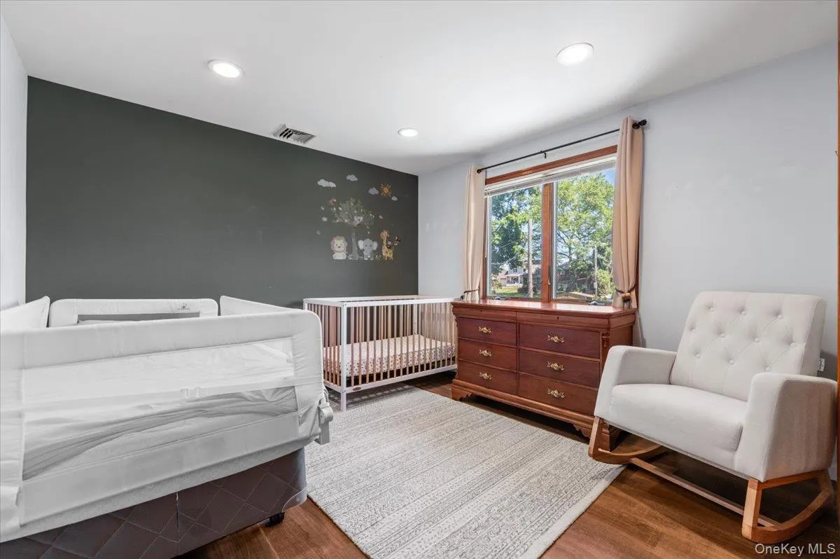 37 Sylvia Road, Oyster Bay, NY, 4 Bedrooms Bedrooms, 8 Rooms Rooms,4 BathroomsBathrooms,Residential,For Rent,Sylvia,0,1011546 37 Sylvia Road, Oyster Bay, NY, 4 Bedrooms Bedrooms, 8 Rooms Rooms,4 BathroomsBathrooms,Residential,For Rent,Sylvia,0,1011546