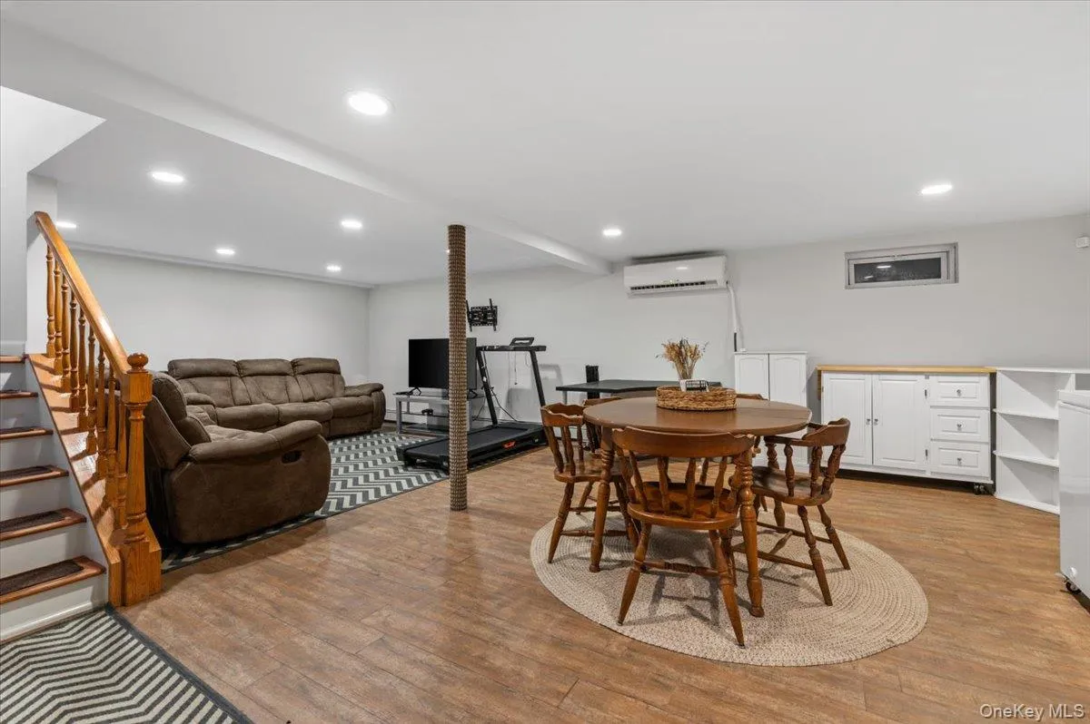 37 Sylvia Road, Oyster Bay, NY, 4 Bedrooms Bedrooms, 8 Rooms Rooms,4 BathroomsBathrooms,Residential,For Rent,Sylvia,0,1011546 37 Sylvia Road, Oyster Bay, NY, 4 Bedrooms Bedrooms, 8 Rooms Rooms,4 BathroomsBathrooms,Residential,For Rent,Sylvia,0,1011546