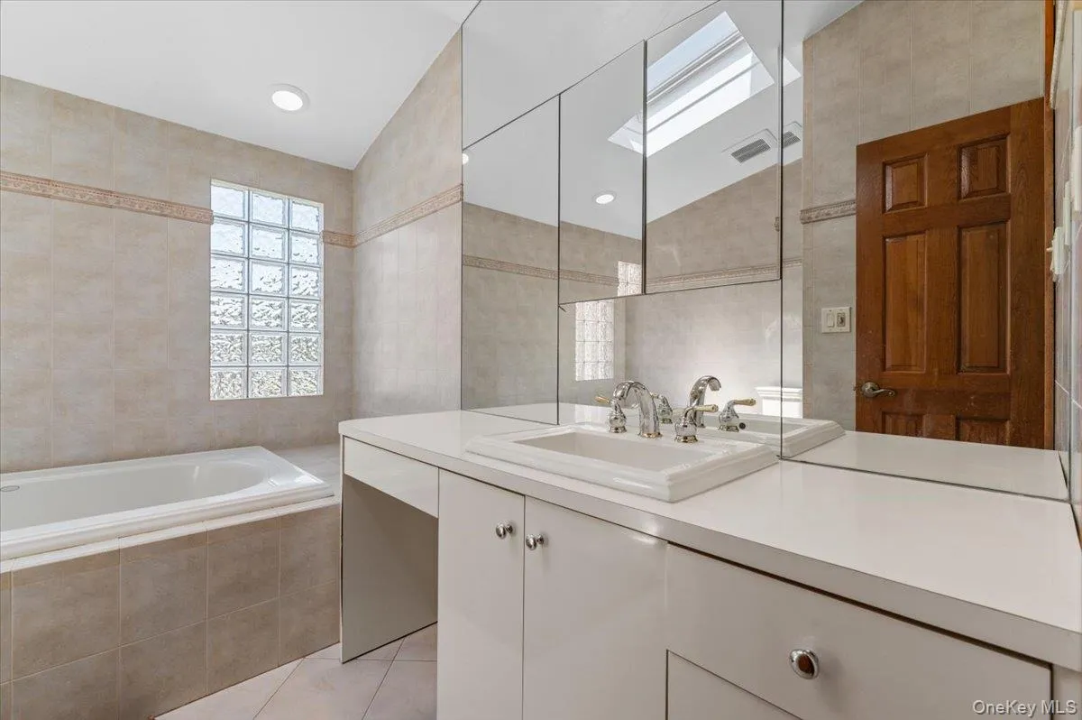 37 Sylvia Road, Oyster Bay, NY, 4 Bedrooms Bedrooms, 8 Rooms Rooms,4 BathroomsBathrooms,Residential,For Rent,Sylvia,0,1011546 37 Sylvia Road, Oyster Bay, NY, 4 Bedrooms Bedrooms, 8 Rooms Rooms,4 BathroomsBathrooms,Residential,For Rent,Sylvia,0,1011546