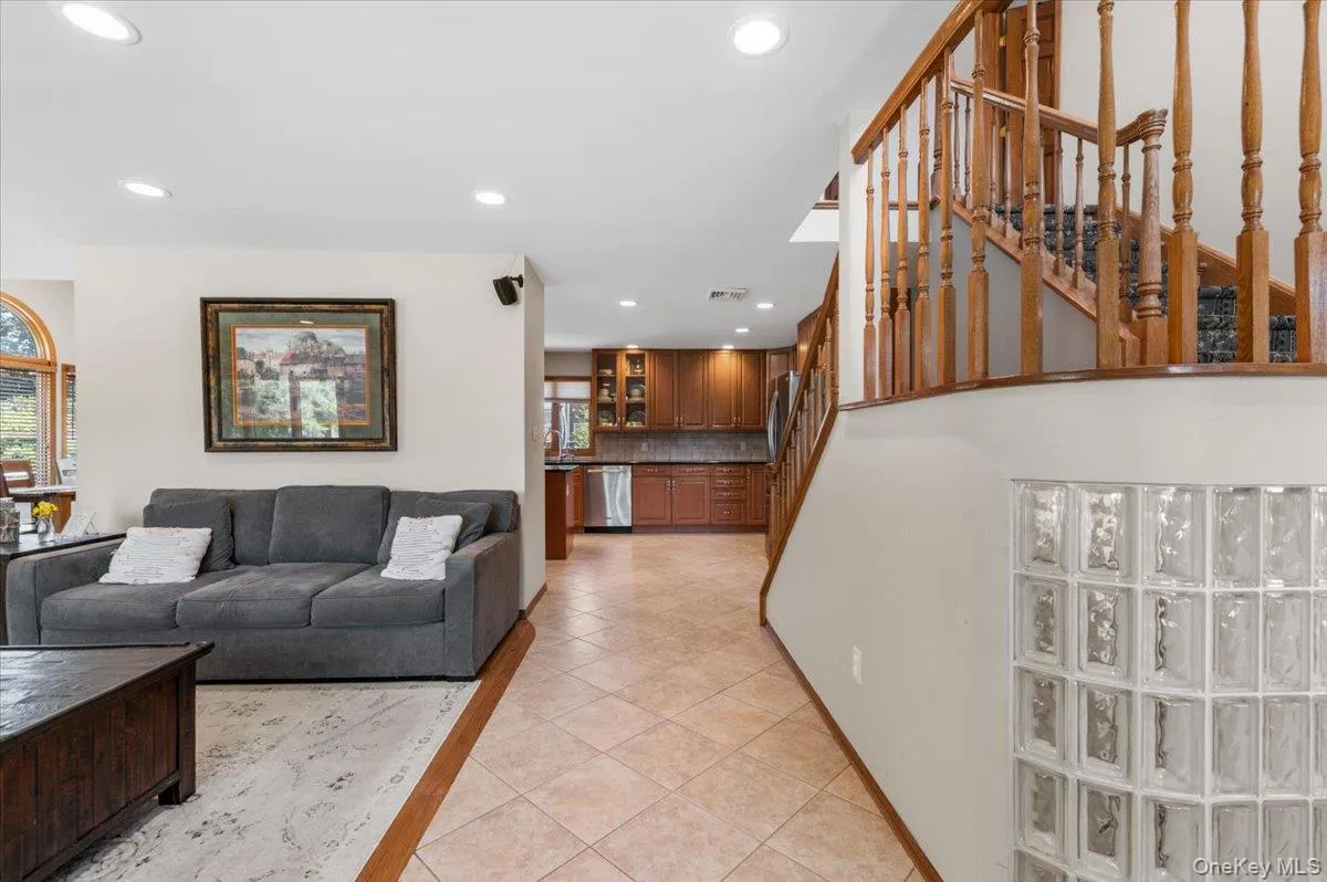 37 Sylvia Road, Oyster Bay, NY, 4 Bedrooms Bedrooms, 8 Rooms Rooms,4 BathroomsBathrooms,Residential,For Rent,Sylvia,0,1011546 37 Sylvia Road, Oyster Bay, NY, 4 Bedrooms Bedrooms, 8 Rooms Rooms,4 BathroomsBathrooms,Residential,For Rent,Sylvia,0,1011546
