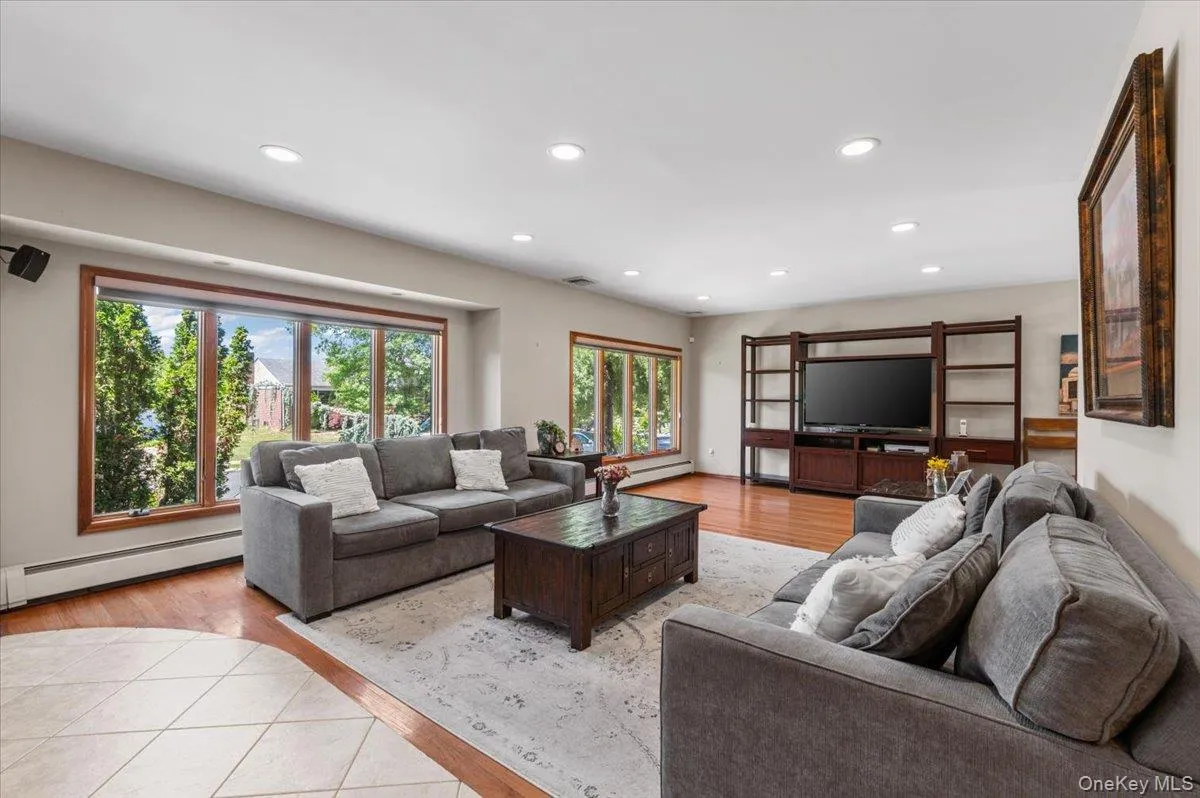 37 Sylvia Road, Oyster Bay, NY, 4 Bedrooms Bedrooms, 8 Rooms Rooms,4 BathroomsBathrooms,Residential,For Rent,Sylvia,0,1011546 37 Sylvia Road, Oyster Bay, NY, 4 Bedrooms Bedrooms, 8 Rooms Rooms,4 BathroomsBathrooms,Residential,For Rent,Sylvia,0,1011546