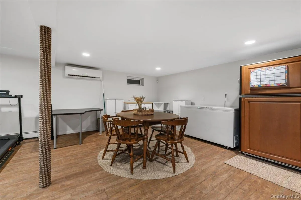 37 Sylvia Road, Oyster Bay, NY, 4 Bedrooms Bedrooms, 8 Rooms Rooms,4 BathroomsBathrooms,Residential,For Rent,Sylvia,0,1011546 37 Sylvia Road, Oyster Bay, NY, 4 Bedrooms Bedrooms, 8 Rooms Rooms,4 BathroomsBathrooms,Residential,For Rent,Sylvia,0,1011546