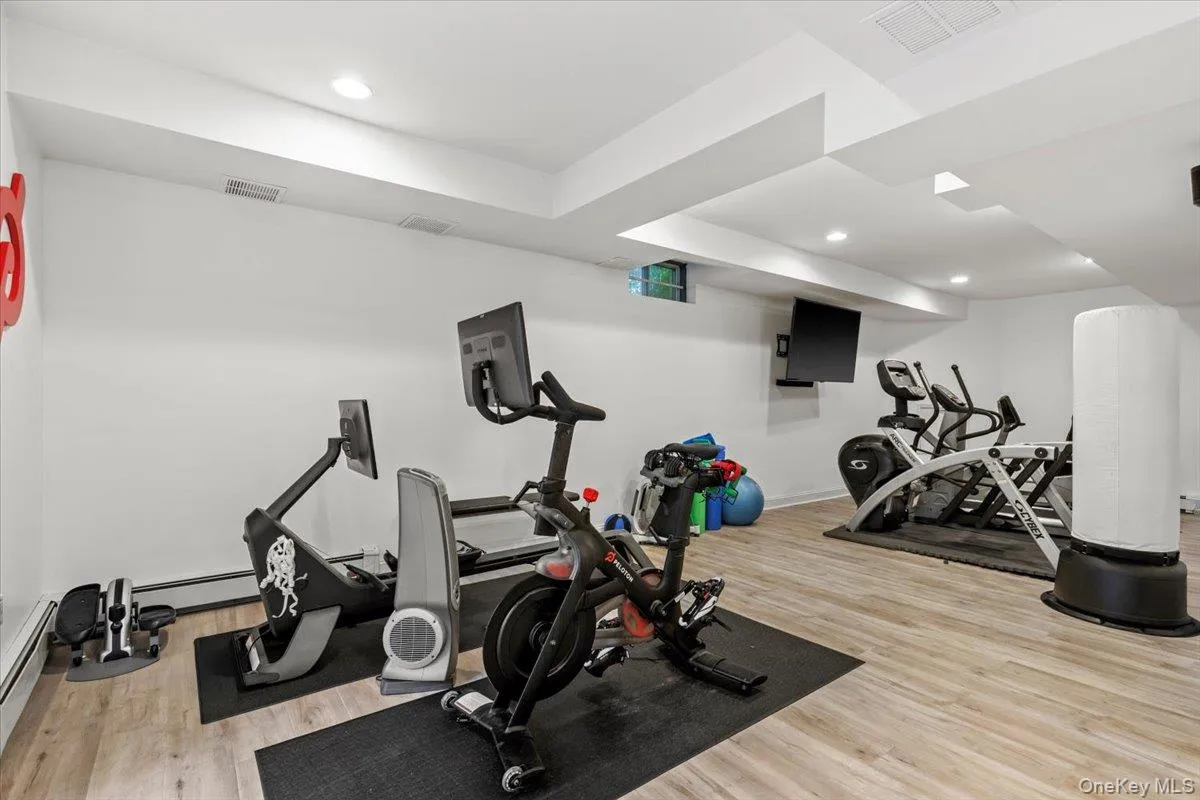 Work out at home in the finished lower. Work out at home in the finished lower.