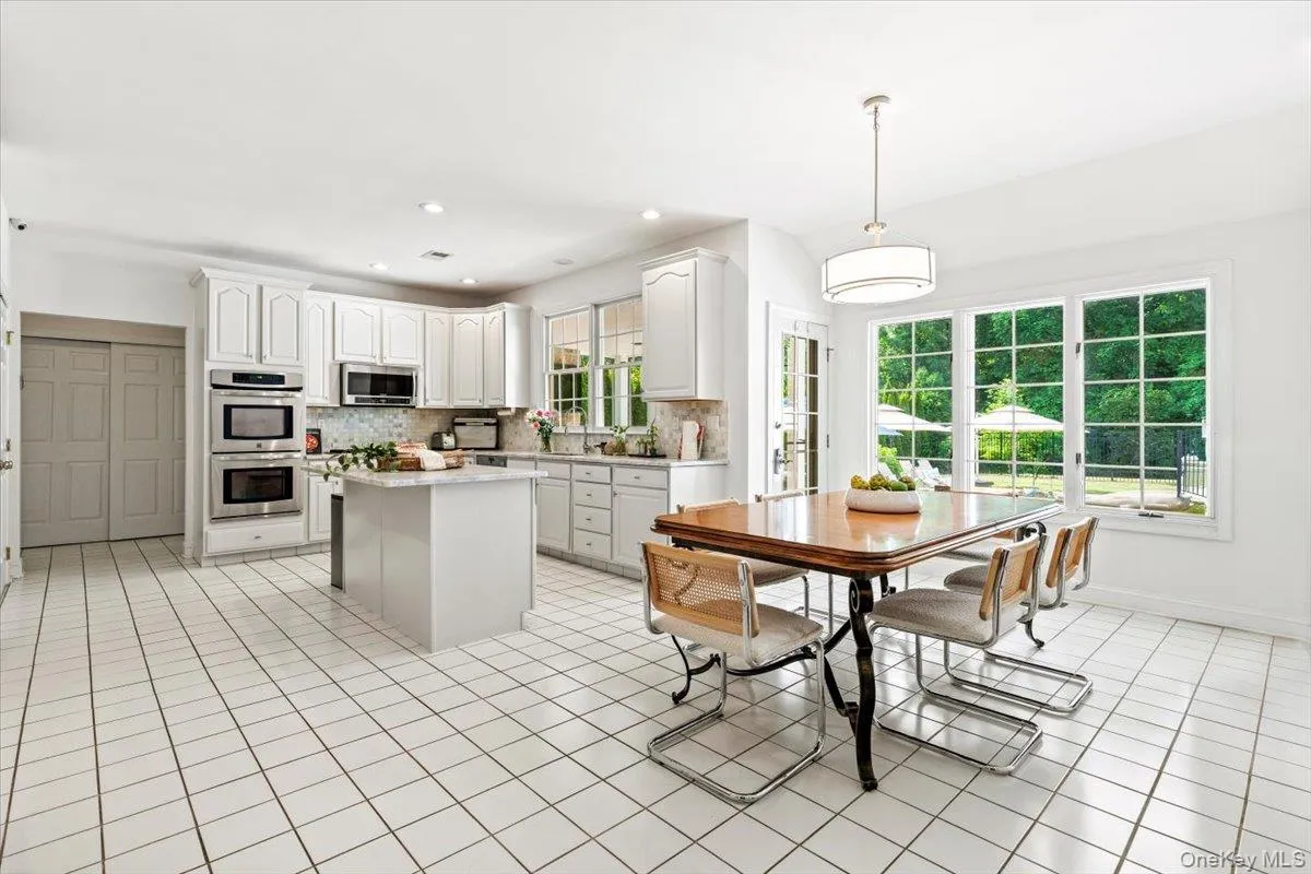 32 Rolling Ridge Road, White Plains, NY, 4 Bedrooms Bedrooms, 10 Rooms Rooms,4 BathroomsBathrooms,Residential,For Rent,Rolling Ridge,0,1011553 32 Rolling Ridge Road, White Plains, NY, 4 Bedrooms Bedrooms, 10 Rooms Rooms,4 BathroomsBathrooms,Residential,For Rent,Rolling Ridge,0,1011553