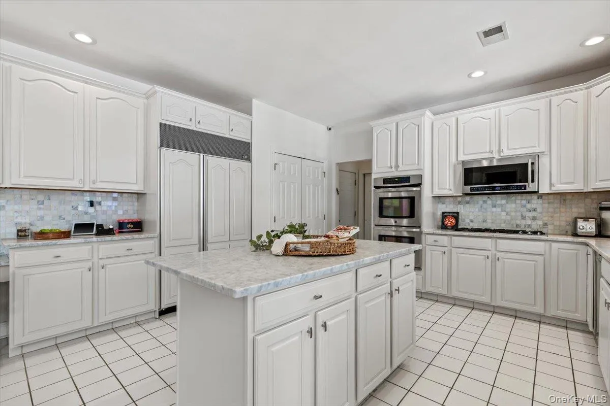32 Rolling Ridge Road, White Plains, NY, 4 Bedrooms Bedrooms, 10 Rooms Rooms,4 BathroomsBathrooms,Residential,For Rent,Rolling Ridge,0,1011553 32 Rolling Ridge Road, White Plains, NY, 4 Bedrooms Bedrooms, 10 Rooms Rooms,4 BathroomsBathrooms,Residential,For Rent,Rolling Ridge,0,1011553