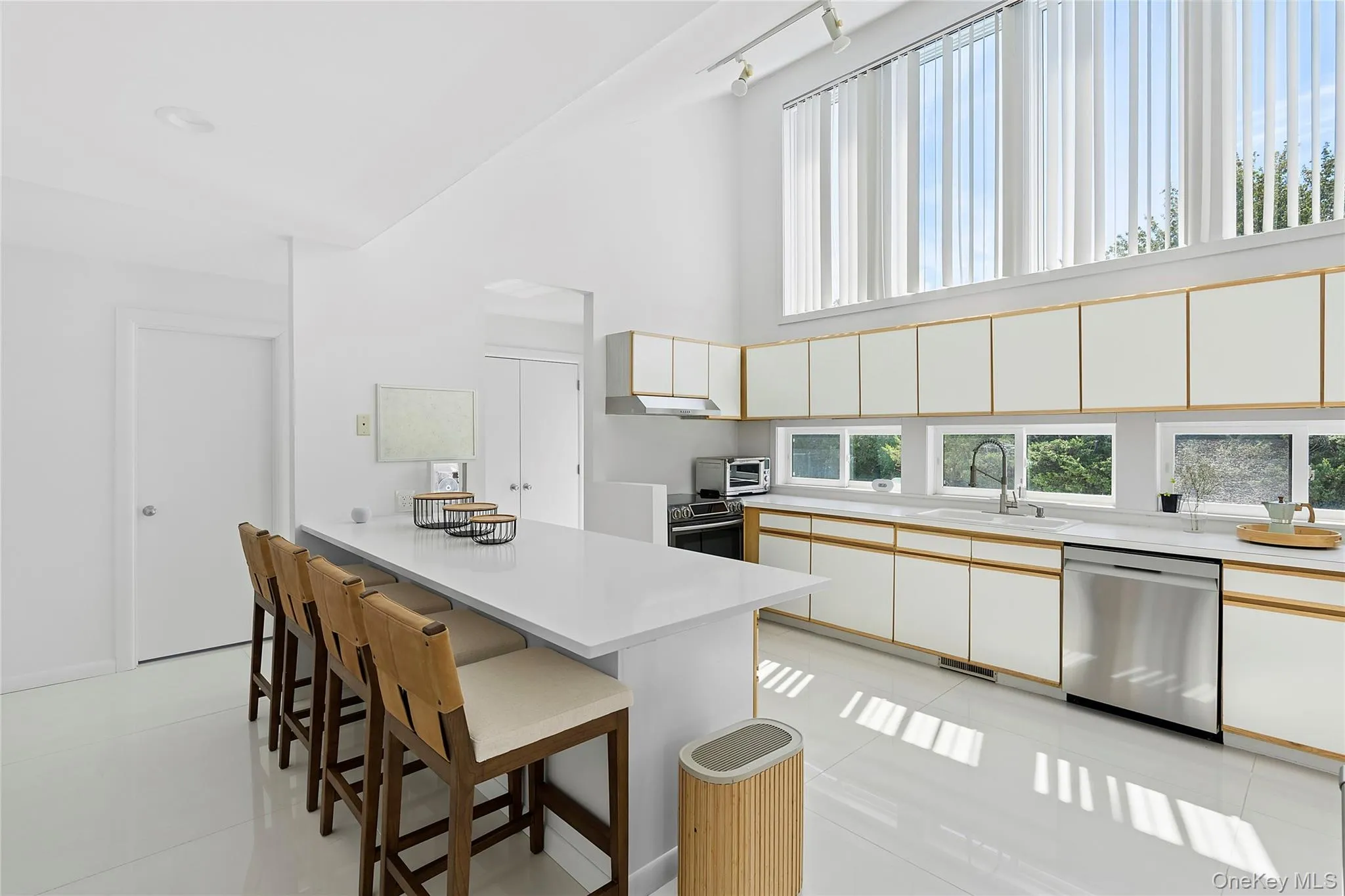 84 Inlet Road, Southampton, NY, 4 Bedrooms Bedrooms, 7 Rooms Rooms,3 BathroomsBathrooms,Residential Lease,For Rent,Inlet,0,1011554 84 Inlet Road, Southampton, NY, 4 Bedrooms Bedrooms, 7 Rooms Rooms,3 BathroomsBathrooms,Residential Lease,For Rent,Inlet,0,1011554