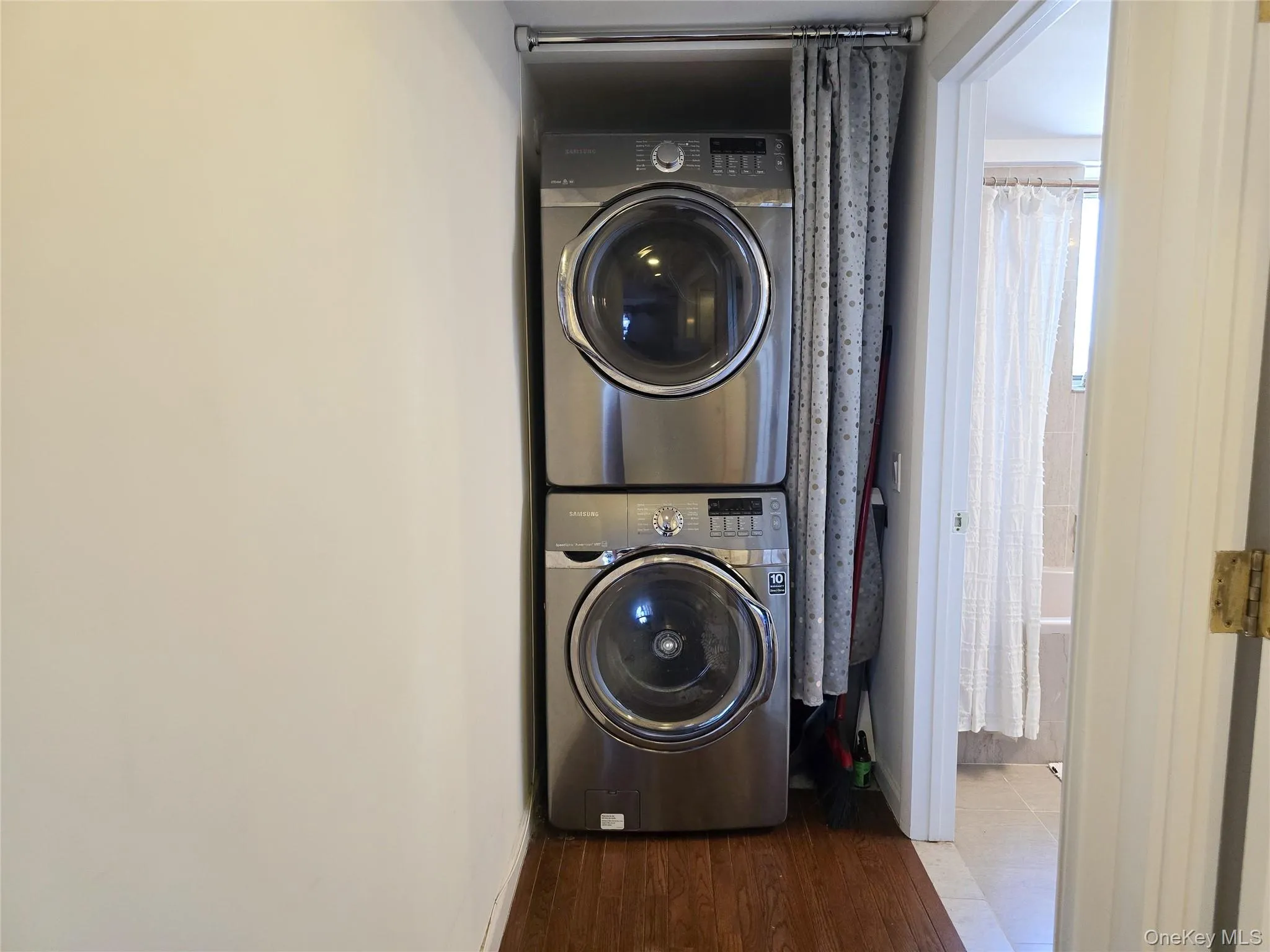 133-47 Sanford Avenue, New York, NY, 4 Bedrooms Bedrooms, 8 Rooms Rooms,3 BathroomsBathrooms,Residential,For Rent,Sanford,0,1011559 133-47 Sanford Avenue, New York, NY, 4 Bedrooms Bedrooms, 8 Rooms Rooms,3 BathroomsBathrooms,Residential,For Rent,Sanford,0,1011559