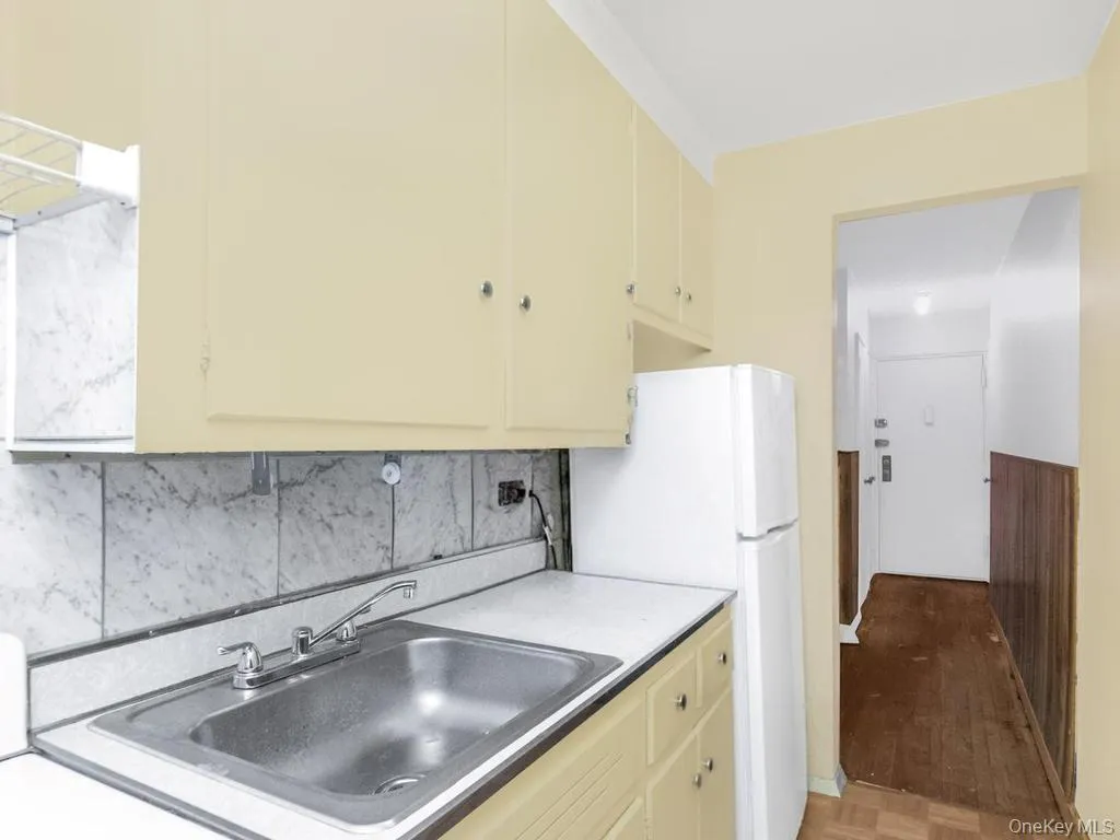 525 West 236th Street, New York, NY, 2 Rooms Rooms,1 BathroomBathrooms,Residential,For Rent,West 236th,0,1011569 525 West 236th Street, New York, NY, 2 Rooms Rooms,1 BathroomBathrooms,Residential,For Rent,West 236th,0,1011569