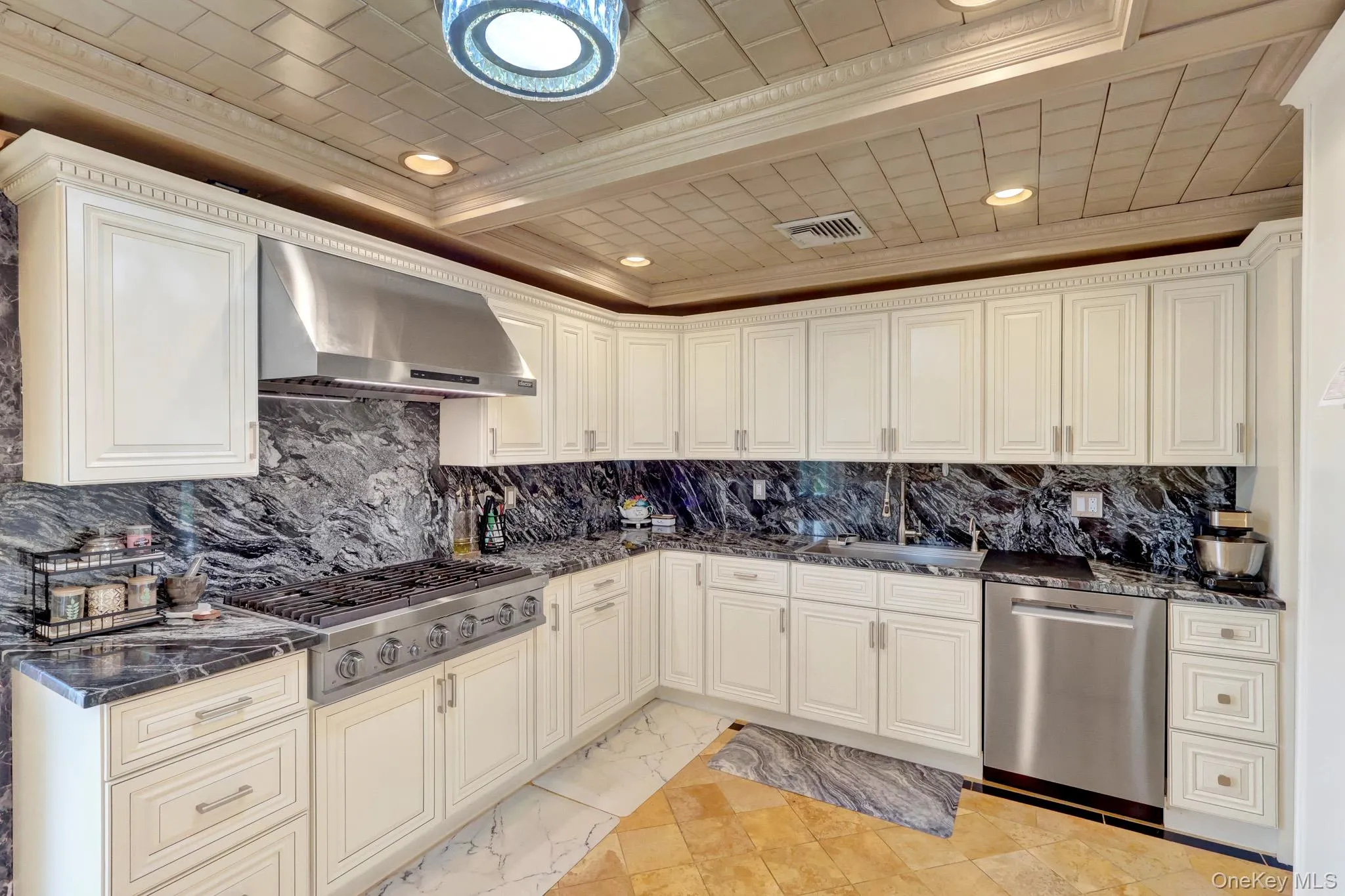 33 Country Village Lane, North Hempstead, NY, 5 Bedrooms Bedrooms, 10 Rooms Rooms,3 BathroomsBathrooms,Residential,For Rent,Country Village,0,KEY1011573 33 Country Village Lane, North Hempstead, NY, 5 Bedrooms Bedrooms, 10 Rooms Rooms,3 BathroomsBathrooms,Residential,For Rent,Country Village,0,KEY1011573