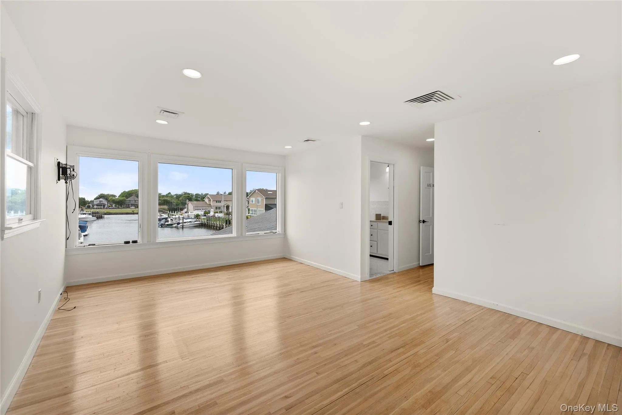 154 Sunset Drive, Islip, NY, 4 Bedrooms Bedrooms, 10 Rooms Rooms,2 BathroomsBathrooms,Residential,For Rent,Sunset,0,1011580 154 Sunset Drive, Islip, NY, 4 Bedrooms Bedrooms, 10 Rooms Rooms,2 BathroomsBathrooms,Residential,For Rent,Sunset,0,1011580