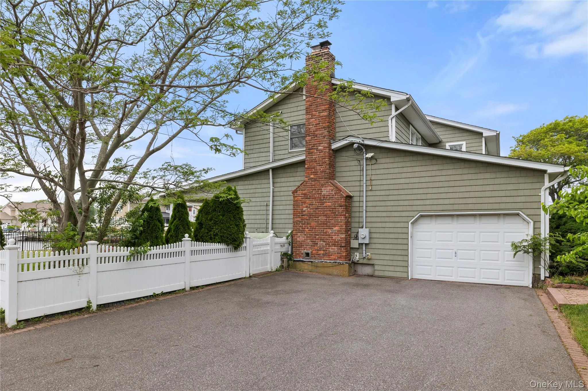 154 Sunset Drive, Islip, NY, 4 Bedrooms Bedrooms, 10 Rooms Rooms,2 BathroomsBathrooms,Residential,For Rent,Sunset,0,1011580 154 Sunset Drive, Islip, NY, 4 Bedrooms Bedrooms, 10 Rooms Rooms,2 BathroomsBathrooms,Residential,For Rent,Sunset,0,1011580
