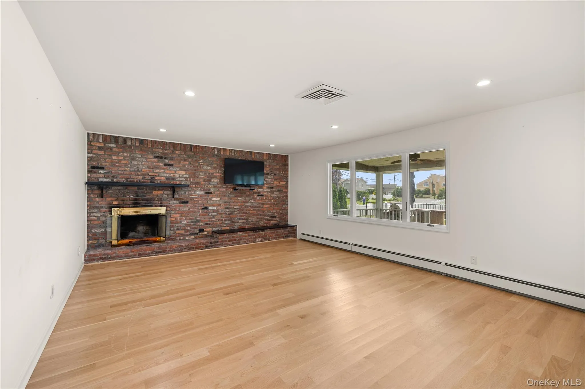 154 Sunset Drive, Islip, NY, 4 Bedrooms Bedrooms, 10 Rooms Rooms,2 BathroomsBathrooms,Residential,For Rent,Sunset,0,1011580 154 Sunset Drive, Islip, NY, 4 Bedrooms Bedrooms, 10 Rooms Rooms,2 BathroomsBathrooms,Residential,For Rent,Sunset,0,1011580