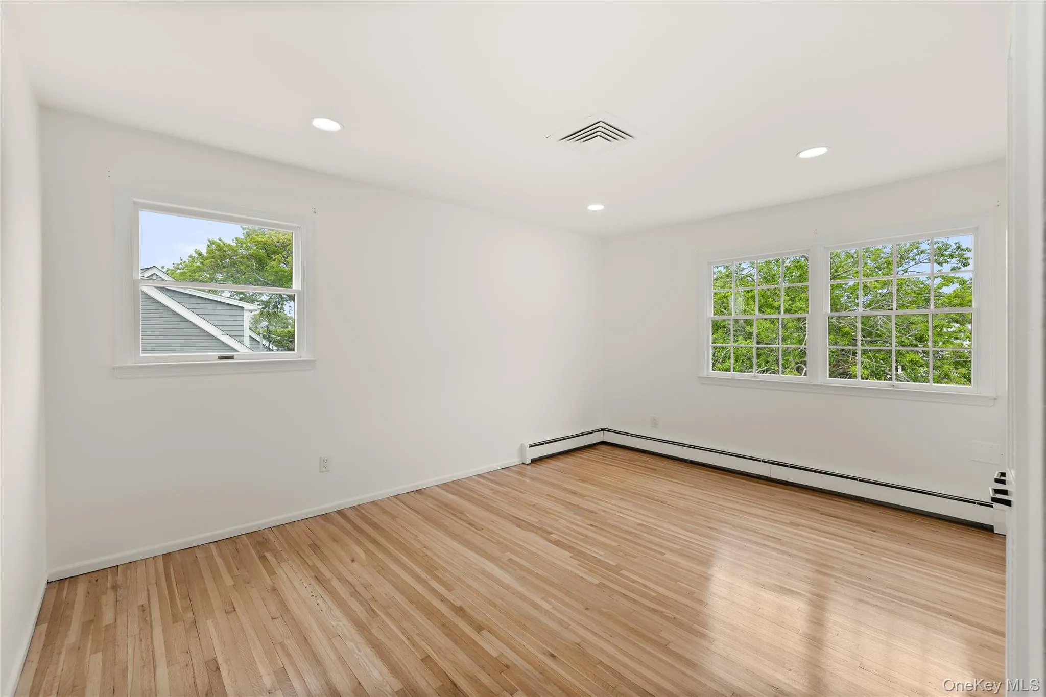 154 Sunset Drive, Islip, NY, 4 Bedrooms Bedrooms, 10 Rooms Rooms,2 BathroomsBathrooms,Residential,For Rent,Sunset,0,1011580 154 Sunset Drive, Islip, NY, 4 Bedrooms Bedrooms, 10 Rooms Rooms,2 BathroomsBathrooms,Residential,For Rent,Sunset,0,1011580