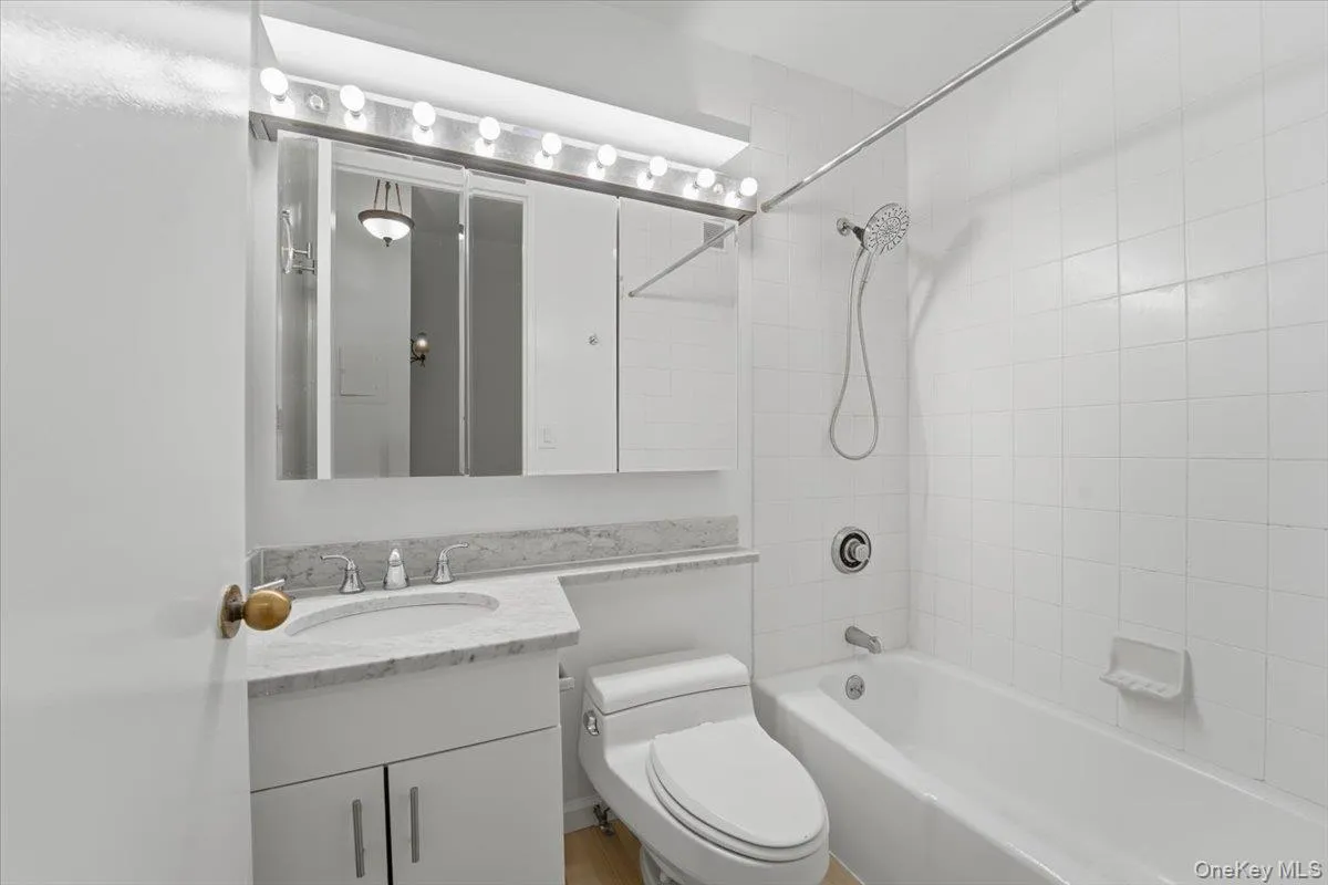 350 50th Street, New York, NY, 1 Room Rooms,1 BathroomBathrooms,Residential,For Rent,50th,0,1011584 350 50th Street, New York, NY, 1 Room Rooms,1 BathroomBathrooms,Residential,For Rent,50th,0,1011584