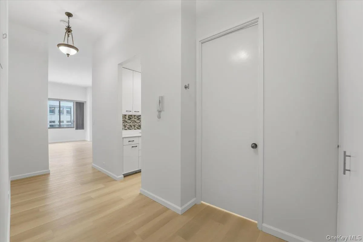 350 50th Street, New York, NY, 1 Room Rooms,1 BathroomBathrooms,Residential,For Rent,50th,0,1011584 350 50th Street, New York, NY, 1 Room Rooms,1 BathroomBathrooms,Residential,For Rent,50th,0,1011584