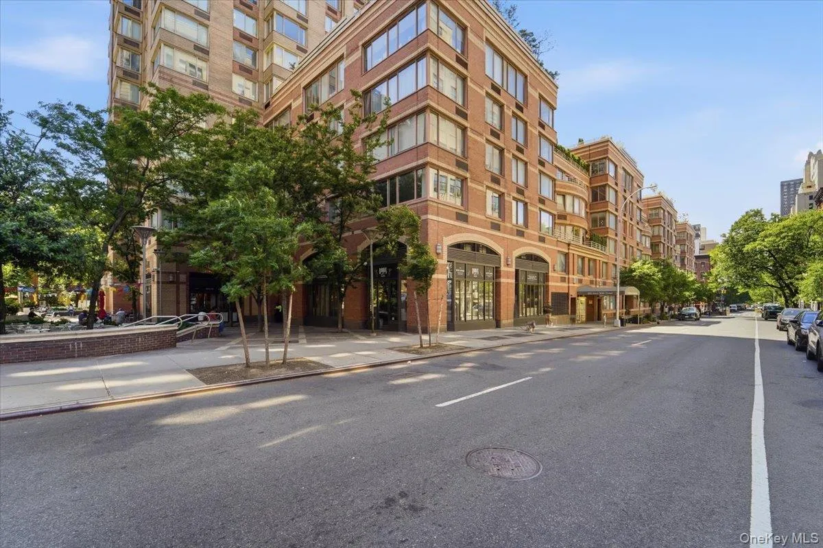 350 50th Street, New York, NY, 1 Room Rooms,1 BathroomBathrooms,Residential,For Rent,50th,0,1011584 350 50th Street, New York, NY, 1 Room Rooms,1 BathroomBathrooms,Residential,For Rent,50th,0,1011584