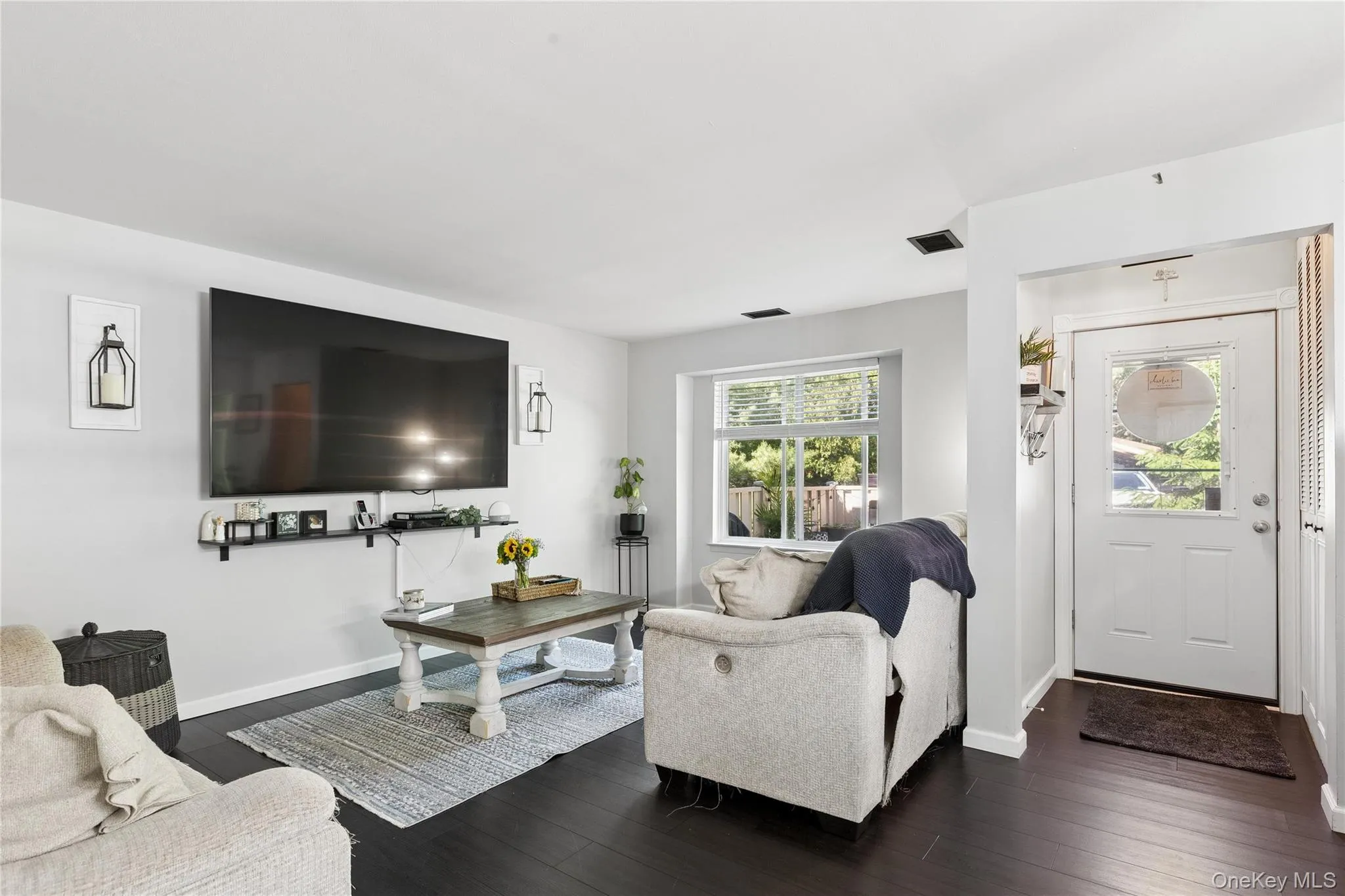 1004 Skyline Drive, Brookhaven, NY, 2 Bedrooms Bedrooms, 5 Rooms Rooms,2 BathroomsBathrooms,Residential,For Rent,Skyline,0,1011586 1004 Skyline Drive, Brookhaven, NY, 2 Bedrooms Bedrooms, 5 Rooms Rooms,2 BathroomsBathrooms,Residential,For Rent,Skyline,0,1011586