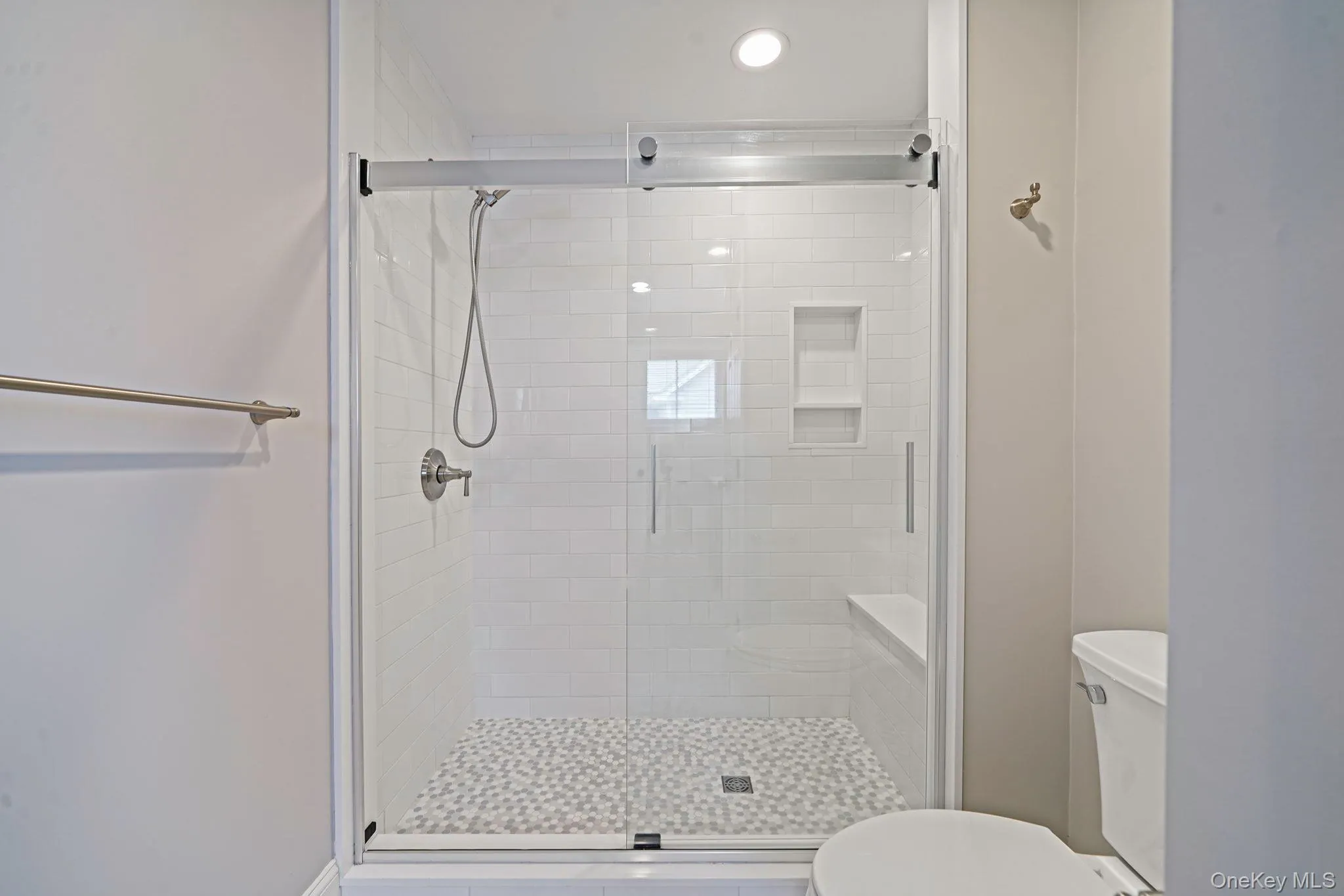 21 Vantage Court, Brookhaven, NY, 3 Bedrooms Bedrooms, 6 Rooms Rooms,3 BathroomsBathrooms,Residential,For Rent,Vantage,0,1011588 21 Vantage Court, Brookhaven, NY, 3 Bedrooms Bedrooms, 6 Rooms Rooms,3 BathroomsBathrooms,Residential,For Rent,Vantage,0,1011588