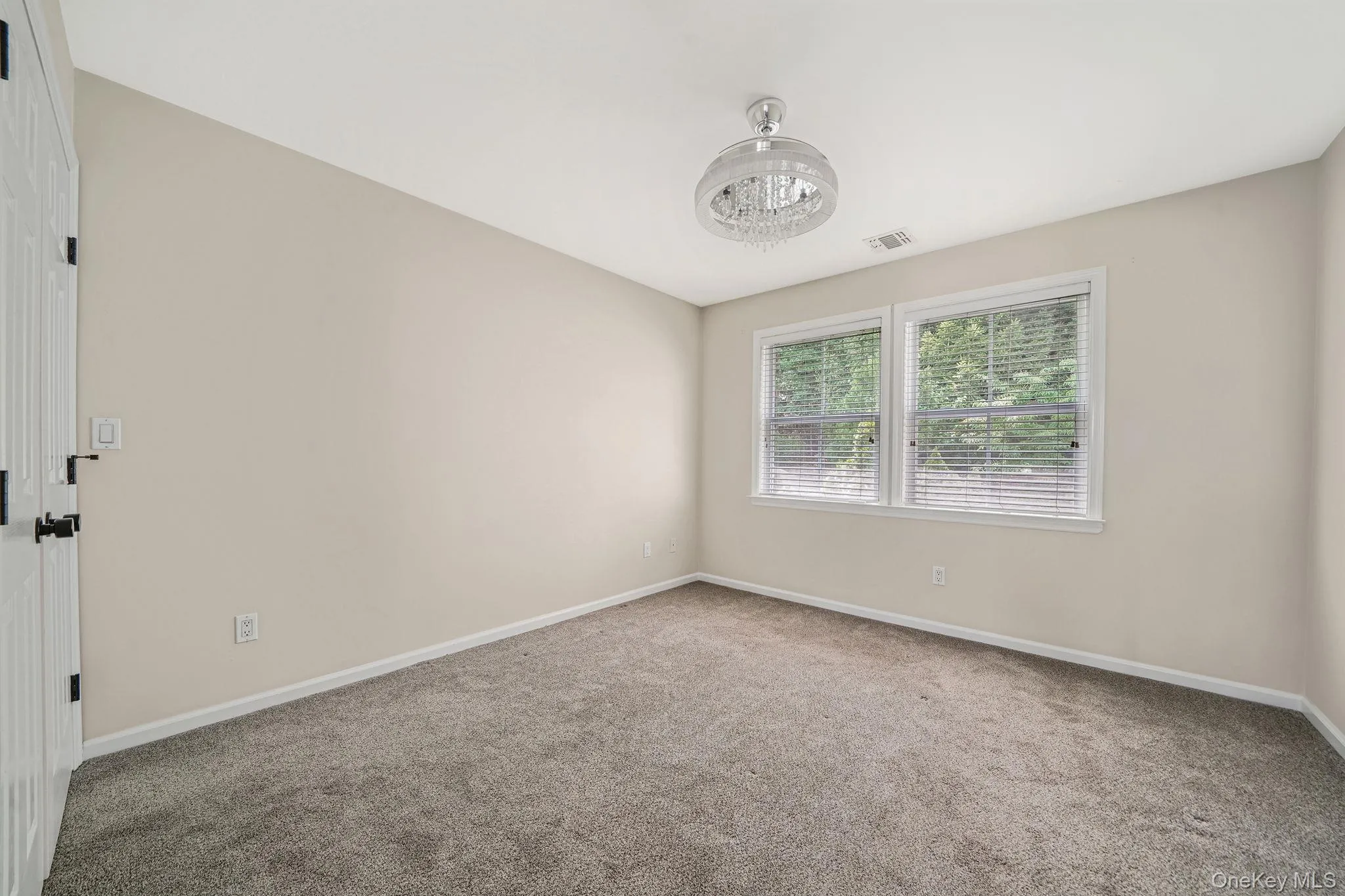 21 Vantage Court, Brookhaven, NY, 3 Bedrooms Bedrooms, 6 Rooms Rooms,3 BathroomsBathrooms,Residential,For Rent,Vantage,0,1011588 21 Vantage Court, Brookhaven, NY, 3 Bedrooms Bedrooms, 6 Rooms Rooms,3 BathroomsBathrooms,Residential,For Rent,Vantage,0,1011588