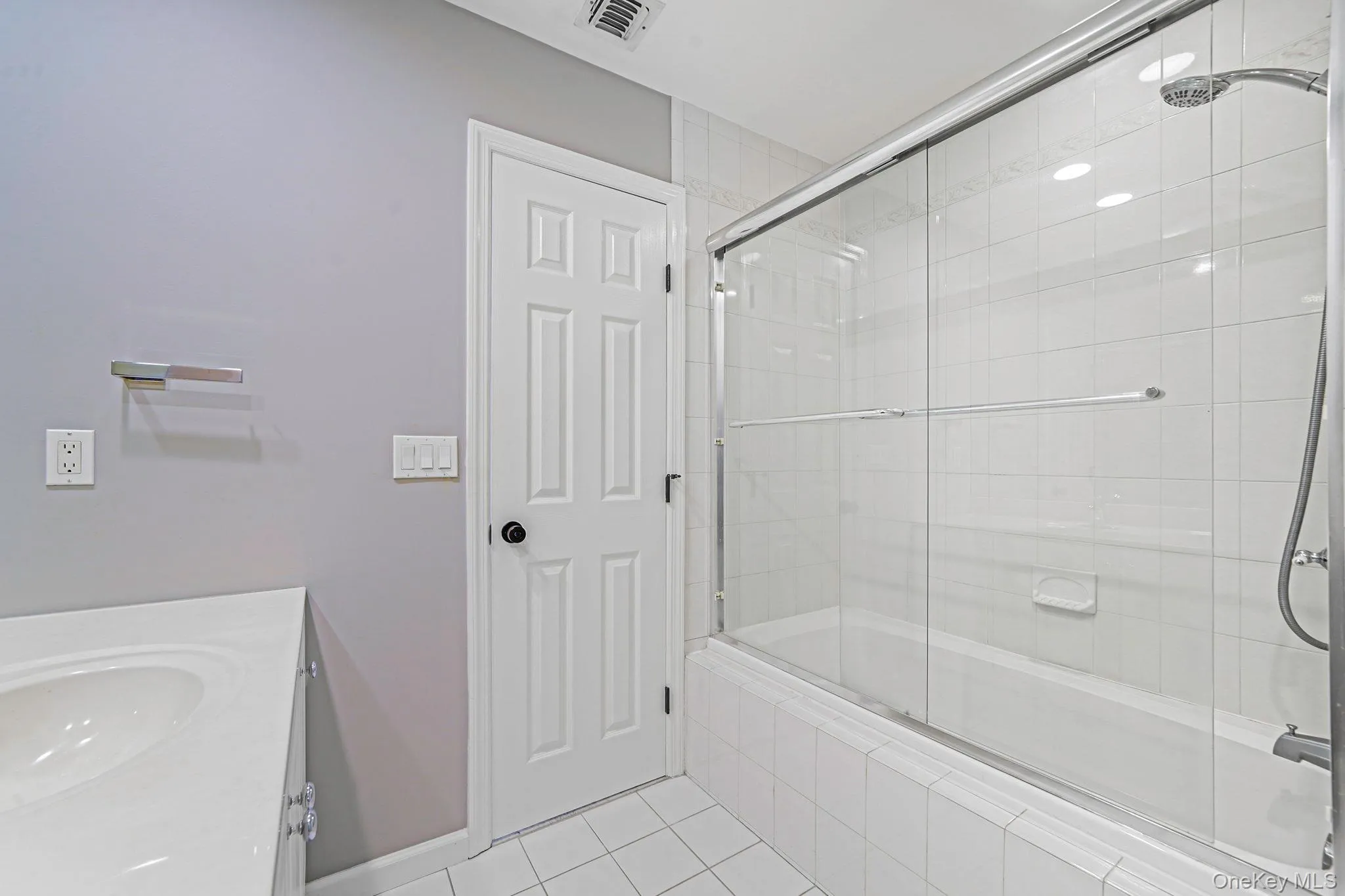 21 Vantage Court, Brookhaven, NY, 3 Bedrooms Bedrooms, 6 Rooms Rooms,3 BathroomsBathrooms,Residential,For Rent,Vantage,0,1011588 21 Vantage Court, Brookhaven, NY, 3 Bedrooms Bedrooms, 6 Rooms Rooms,3 BathroomsBathrooms,Residential,For Rent,Vantage,0,1011588