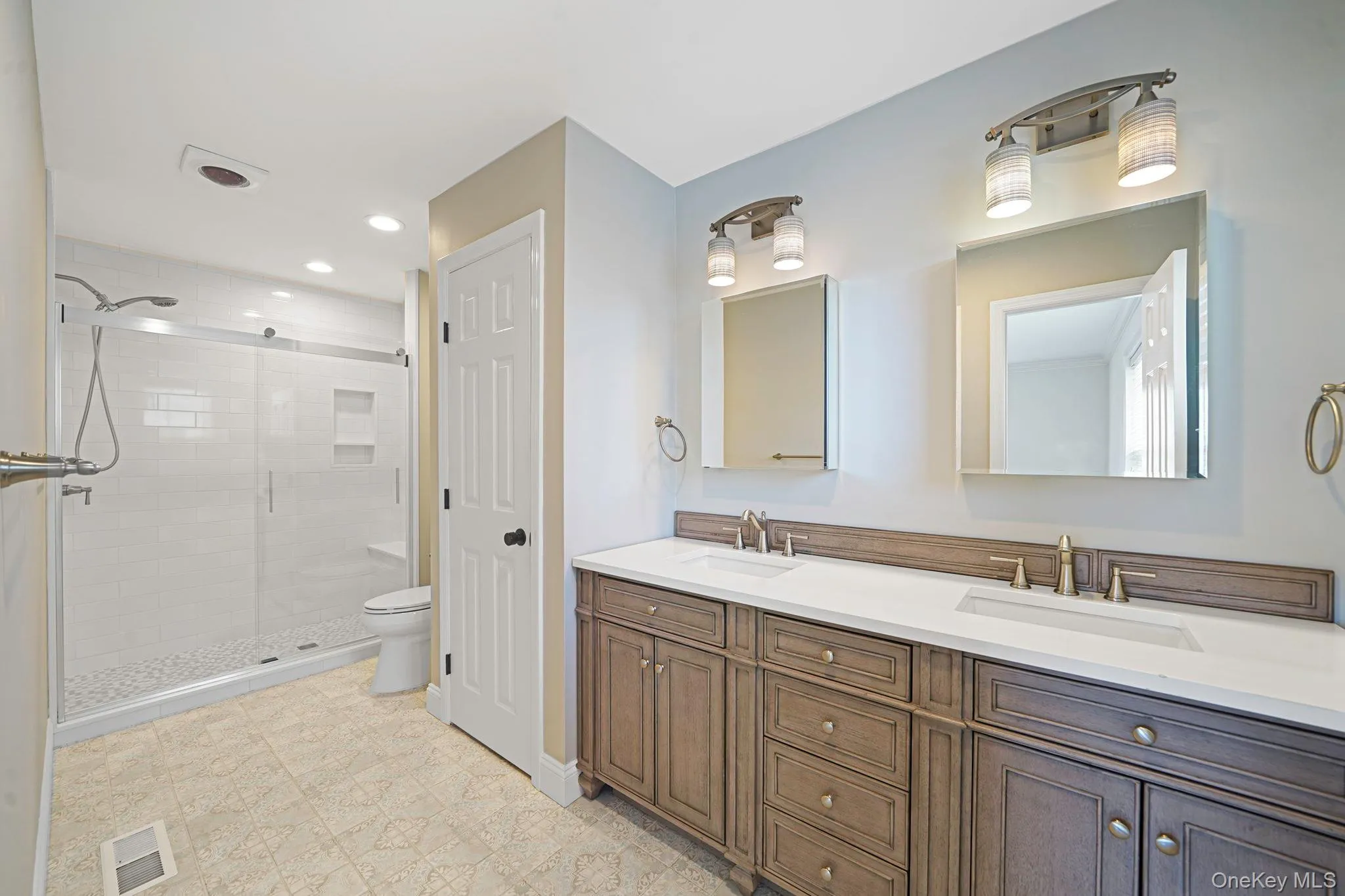 21 Vantage Court, Brookhaven, NY, 3 Bedrooms Bedrooms, 6 Rooms Rooms,3 BathroomsBathrooms,Residential,For Rent,Vantage,0,1011588 21 Vantage Court, Brookhaven, NY, 3 Bedrooms Bedrooms, 6 Rooms Rooms,3 BathroomsBathrooms,Residential,For Rent,Vantage,0,1011588