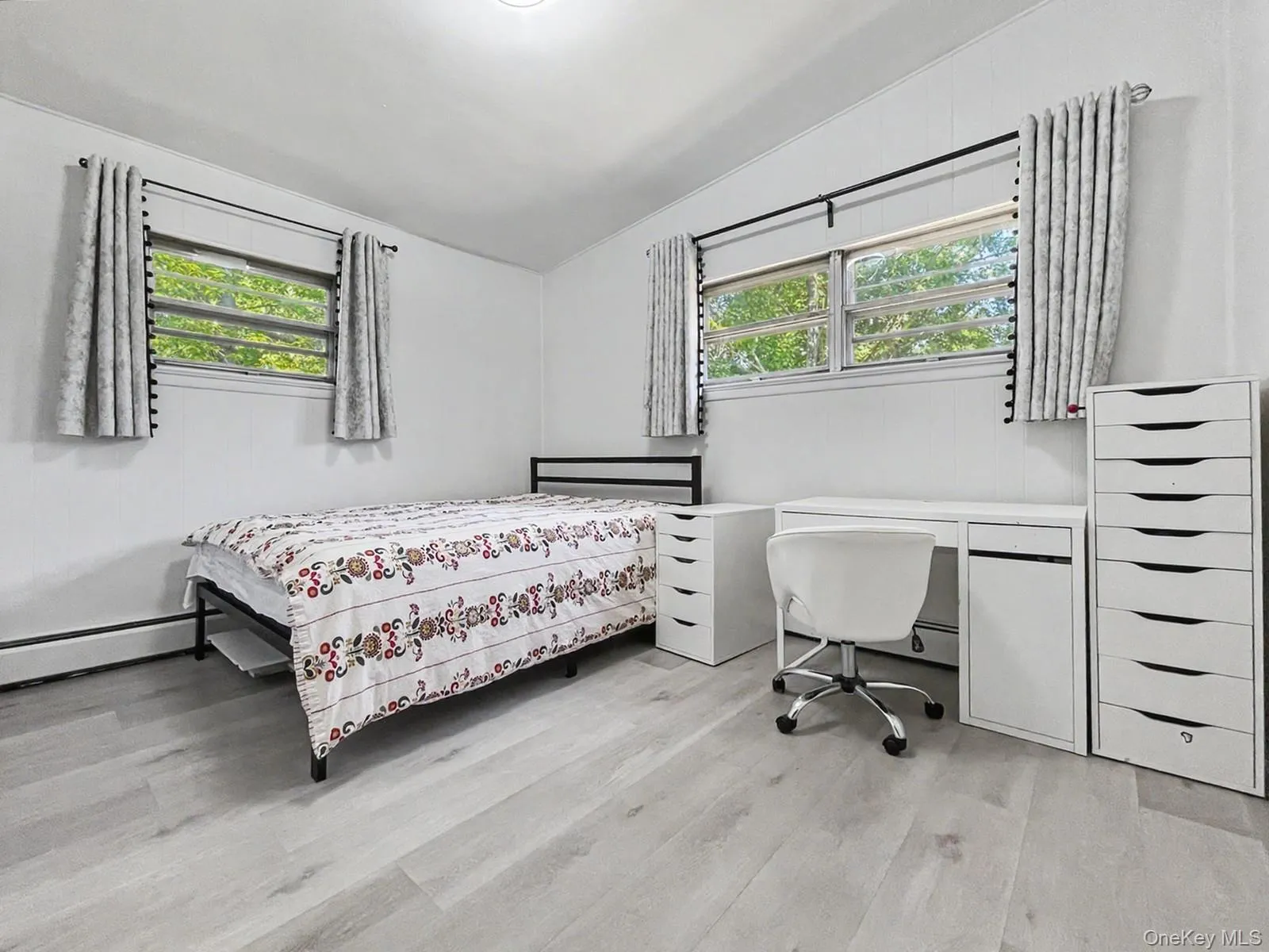 44 Straight Path, Thompson, NY, 3 Bedrooms Bedrooms, 6 Rooms Rooms,2 BathroomsBathrooms,Residential,For Rent,Straight,0,1011589 44 Straight Path, Thompson, NY, 3 Bedrooms Bedrooms, 6 Rooms Rooms,2 BathroomsBathrooms,Residential,For Rent,Straight,0,1011589