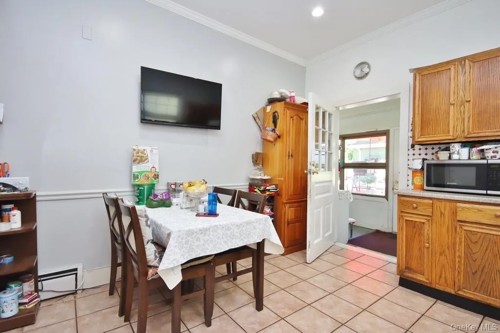 Eat in Kitchen Eat in Kitchen