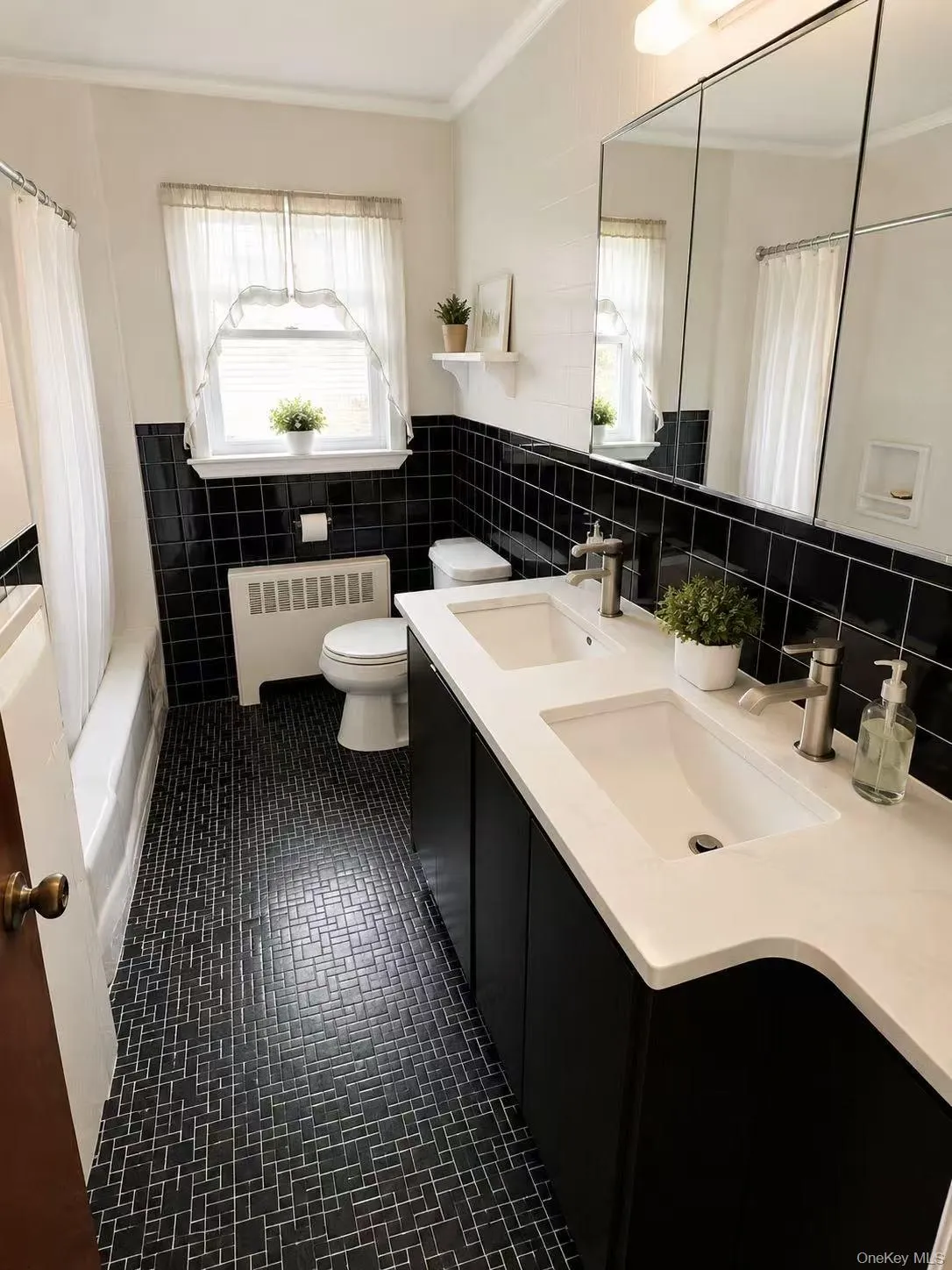25 Reed Lane, North Hempstead, NY, 3 Bedrooms Bedrooms, 6 Rooms Rooms,2 BathroomsBathrooms,Residential,For Rent,Reed,0,1011593 25 Reed Lane, North Hempstead, NY, 3 Bedrooms Bedrooms, 6 Rooms Rooms,2 BathroomsBathrooms,Residential,For Rent,Reed,0,1011593