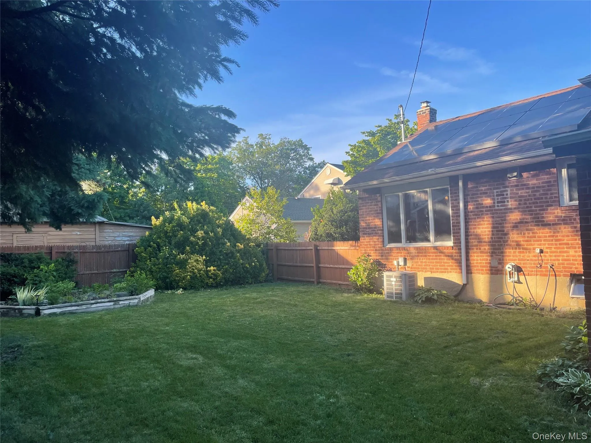 25 Reed Lane, North Hempstead, NY, 3 Bedrooms Bedrooms, 6 Rooms Rooms,2 BathroomsBathrooms,Residential,For Rent,Reed,0,1011593 25 Reed Lane, North Hempstead, NY, 3 Bedrooms Bedrooms, 6 Rooms Rooms,2 BathroomsBathrooms,Residential,For Rent,Reed,0,1011593