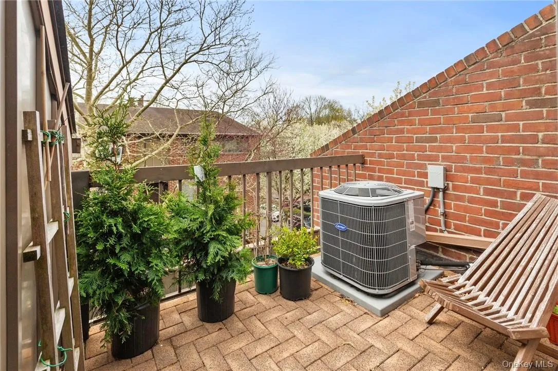 Private upstairs balcony with charming views, ideal for a small garden or enjoying the fresh air. Private upstairs balcony with charming views, ideal for a small garden or enjoying the fresh air.
