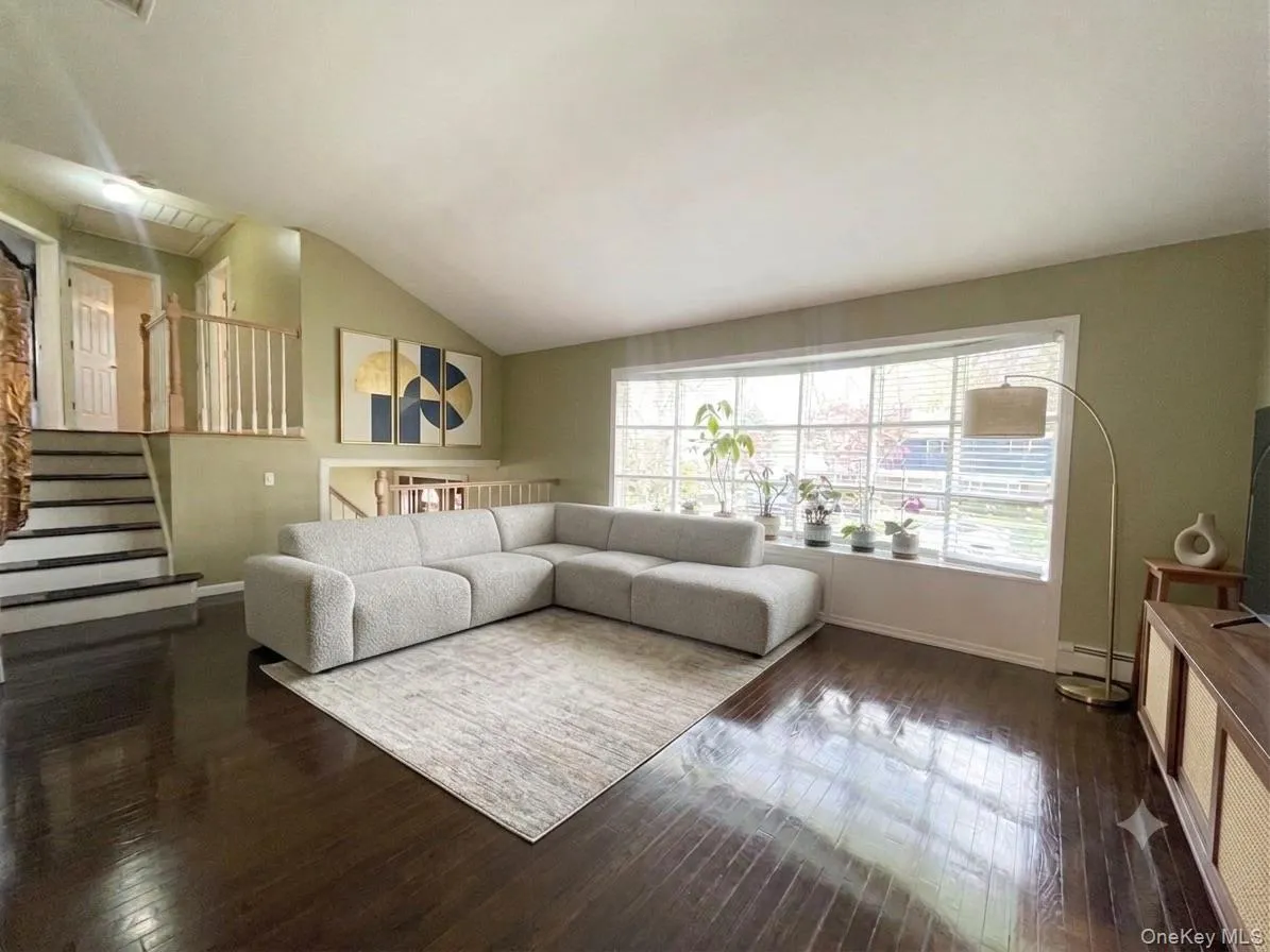 5 Highpoint Drive, Huntington, NY, 4 Bedrooms Bedrooms, 8 Rooms Rooms,2 BathroomsBathrooms,Residential,For Rent,Highpoint,0,1011600 5 Highpoint Drive, Huntington, NY, 4 Bedrooms Bedrooms, 8 Rooms Rooms,2 BathroomsBathrooms,Residential,For Rent,Highpoint,0,1011600