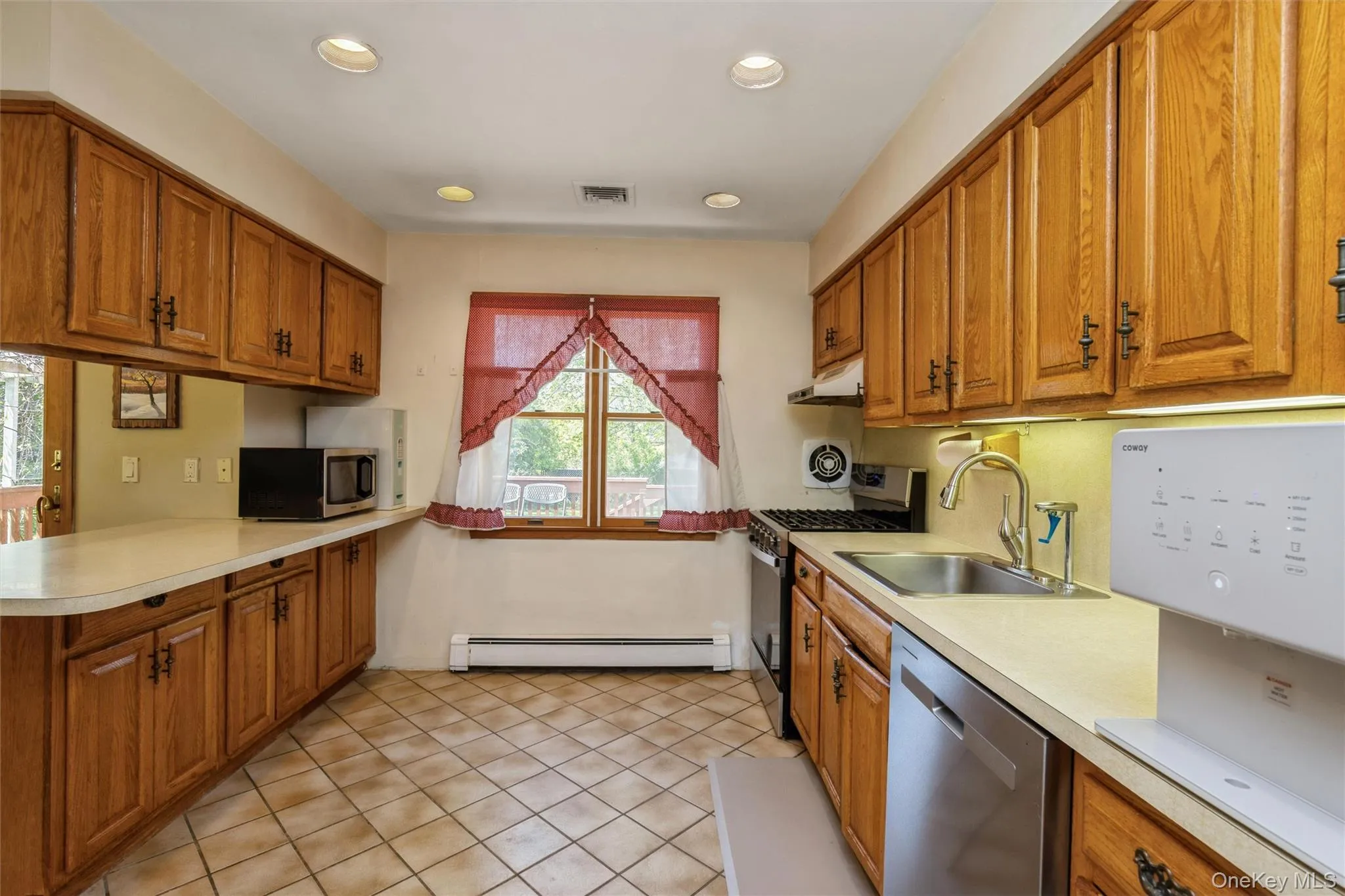 5 Highpoint Drive, Huntington, NY, 4 Bedrooms Bedrooms, 8 Rooms Rooms,2 BathroomsBathrooms,Residential,For Rent,Highpoint,0,1011600 5 Highpoint Drive, Huntington, NY, 4 Bedrooms Bedrooms, 8 Rooms Rooms,2 BathroomsBathrooms,Residential,For Rent,Highpoint,0,1011600