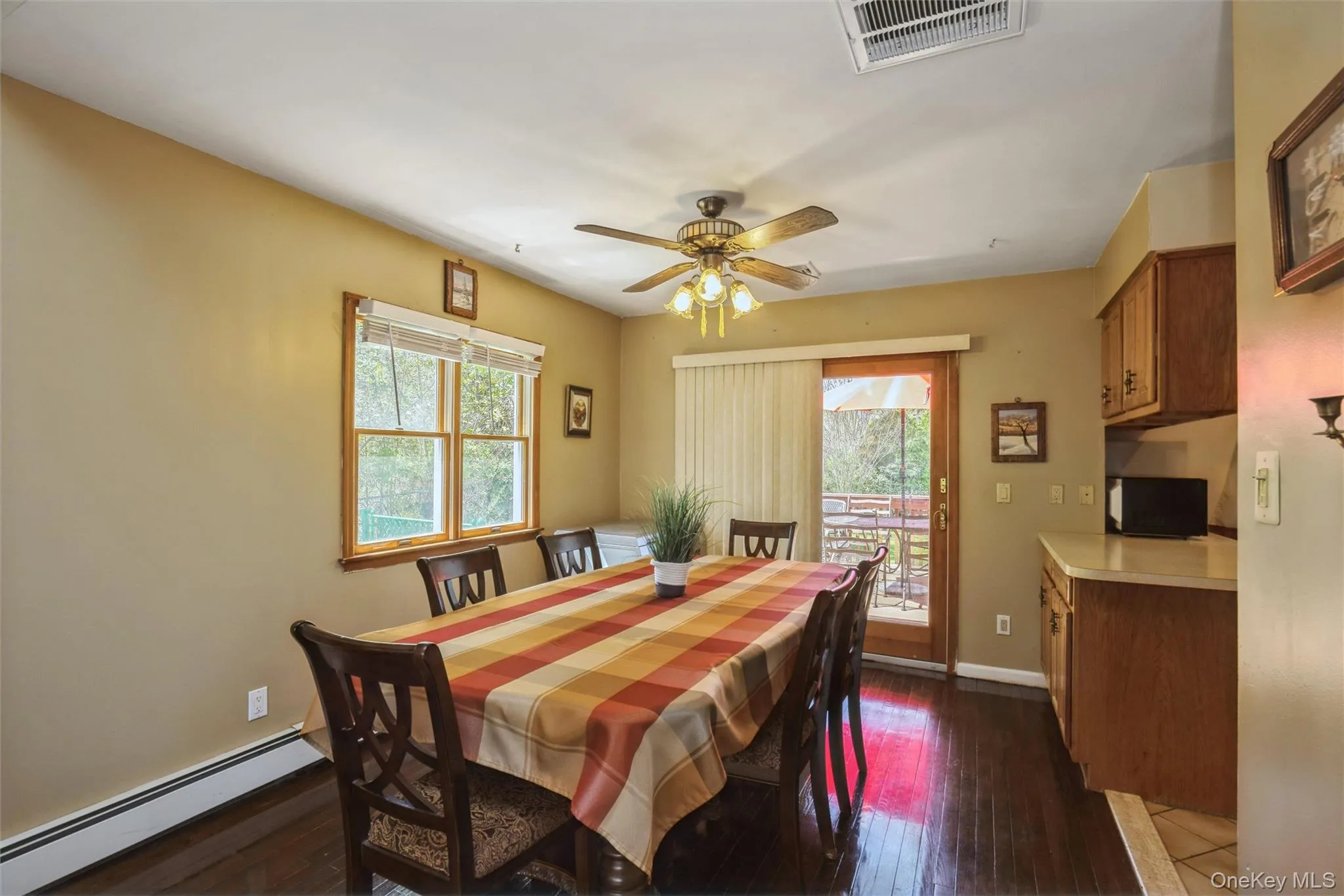 5 Highpoint Drive, Huntington, NY, 4 Bedrooms Bedrooms, 8 Rooms Rooms,2 BathroomsBathrooms,Residential,For Rent,Highpoint,0,1011600 5 Highpoint Drive, Huntington, NY, 4 Bedrooms Bedrooms, 8 Rooms Rooms,2 BathroomsBathrooms,Residential,For Rent,Highpoint,0,1011600