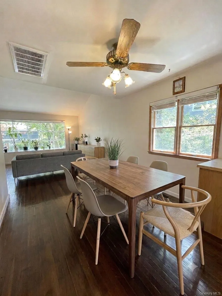 5 Highpoint Drive, Huntington, NY, 4 Bedrooms Bedrooms, 8 Rooms Rooms,2 BathroomsBathrooms,Residential,For Rent,Highpoint,0,1011600 5 Highpoint Drive, Huntington, NY, 4 Bedrooms Bedrooms, 8 Rooms Rooms,2 BathroomsBathrooms,Residential,For Rent,Highpoint,0,1011600
