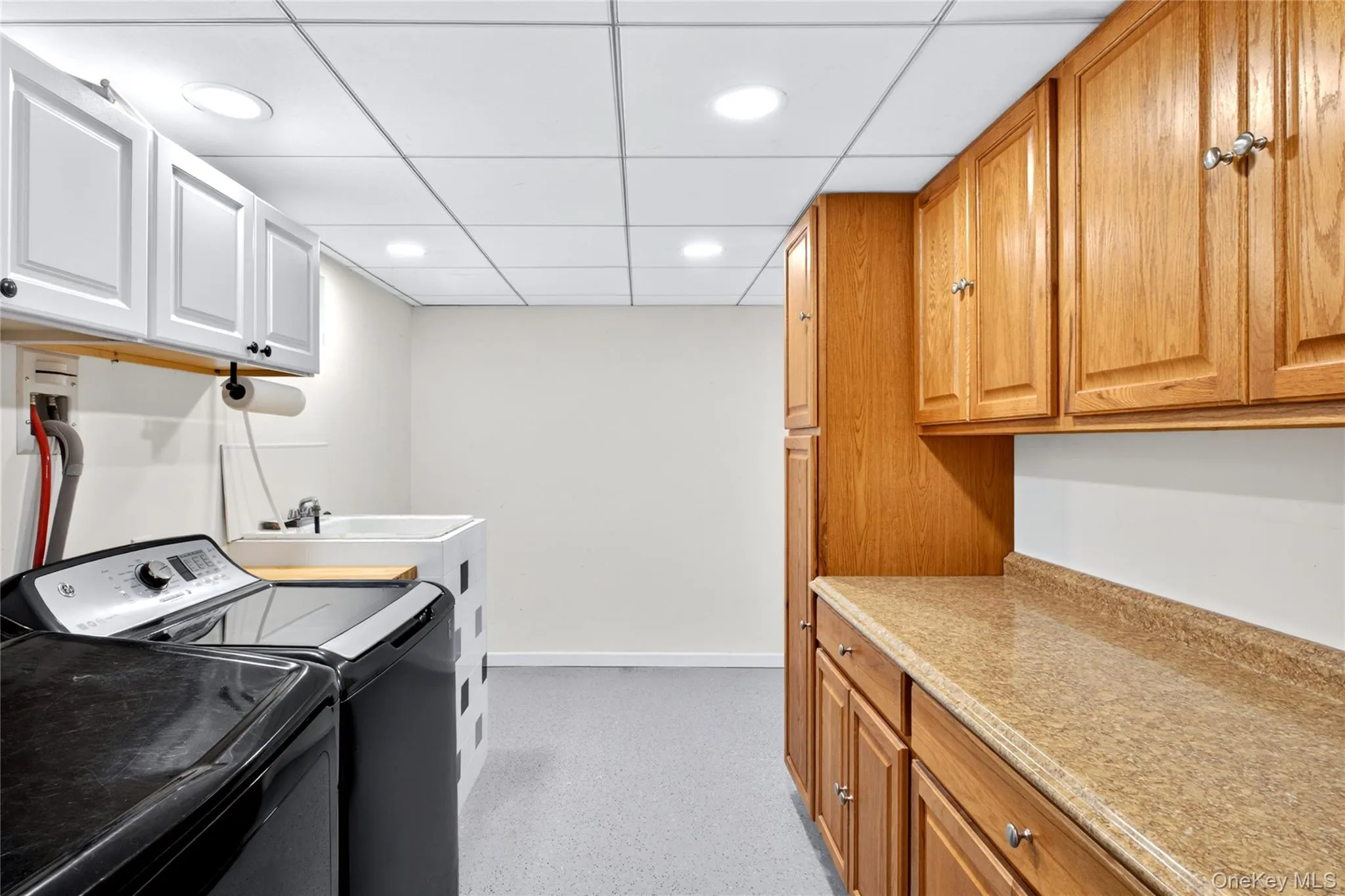 50 Albertson Place, North Hempstead, NY, 3 Bedrooms Bedrooms, 6 Rooms Rooms,2 BathroomsBathrooms,Residential Lease,For Rent,Albertson,0,1011603 50 Albertson Place, North Hempstead, NY, 3 Bedrooms Bedrooms, 6 Rooms Rooms,2 BathroomsBathrooms,Residential Lease,For Rent,Albertson,0,1011603