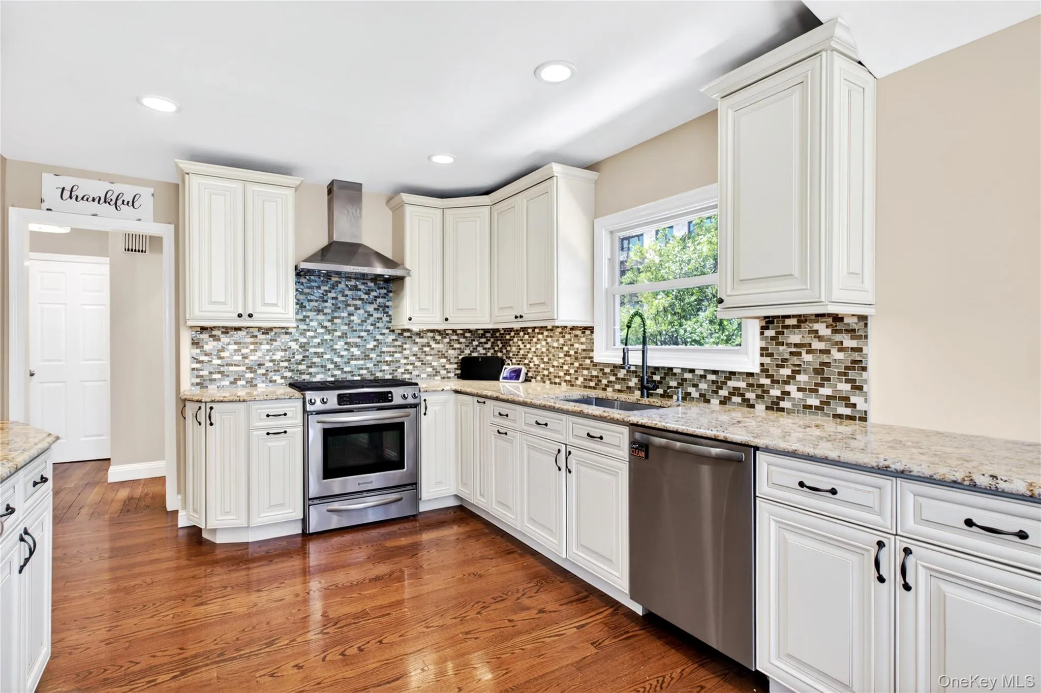 50 Albertson Place, North Hempstead, NY, 3 Bedrooms Bedrooms, 6 Rooms Rooms,2 BathroomsBathrooms,Residential Lease,For Rent,Albertson,0,1011603 50 Albertson Place, North Hempstead, NY, 3 Bedrooms Bedrooms, 6 Rooms Rooms,2 BathroomsBathrooms,Residential Lease,For Rent,Albertson,0,1011603