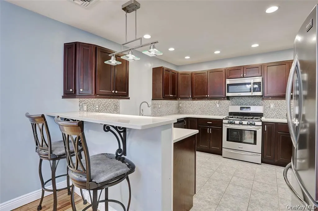 6 Hemlock Lane, Haverstraw, NY, 5 Bedrooms Bedrooms, 10 Rooms Rooms,3 BathroomsBathrooms,Residential,For Rent,Hemlock,0,1011617 6 Hemlock Lane, Haverstraw, NY, 5 Bedrooms Bedrooms, 10 Rooms Rooms,3 BathroomsBathrooms,Residential,For Rent,Hemlock,0,1011617
