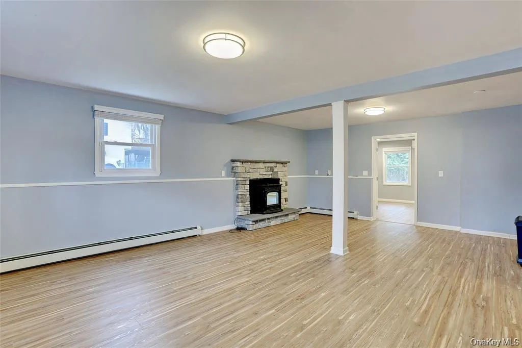 6 Hemlock Lane, Haverstraw, NY, 5 Bedrooms Bedrooms, 10 Rooms Rooms,3 BathroomsBathrooms,Residential,For Rent,Hemlock,0,1011617 6 Hemlock Lane, Haverstraw, NY, 5 Bedrooms Bedrooms, 10 Rooms Rooms,3 BathroomsBathrooms,Residential,For Rent,Hemlock,0,1011617