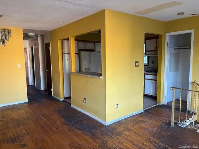 157 Hendrickson Avenue, Hempstead, NY, 3 Bedrooms Bedrooms, 6 Rooms Rooms,1 BathroomBathrooms,Residential,For Rent,Hendrickson,0,1011618 157 Hendrickson Avenue, Hempstead, NY, 3 Bedrooms Bedrooms, 6 Rooms Rooms,1 BathroomBathrooms,Residential,For Rent,Hendrickson,0,1011618