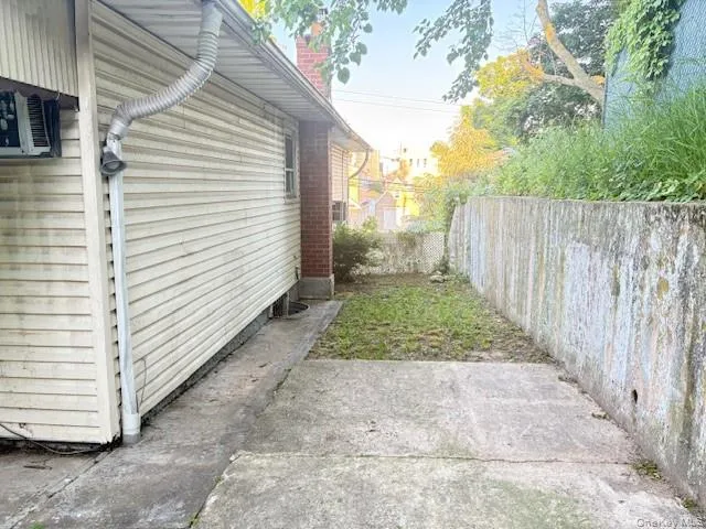 157 Hendrickson Avenue, Hempstead, NY, 3 Bedrooms Bedrooms, 6 Rooms Rooms,1 BathroomBathrooms,Residential,For Rent,Hendrickson,0,1011618 157 Hendrickson Avenue, Hempstead, NY, 3 Bedrooms Bedrooms, 6 Rooms Rooms,1 BathroomBathrooms,Residential,For Rent,Hendrickson,0,1011618