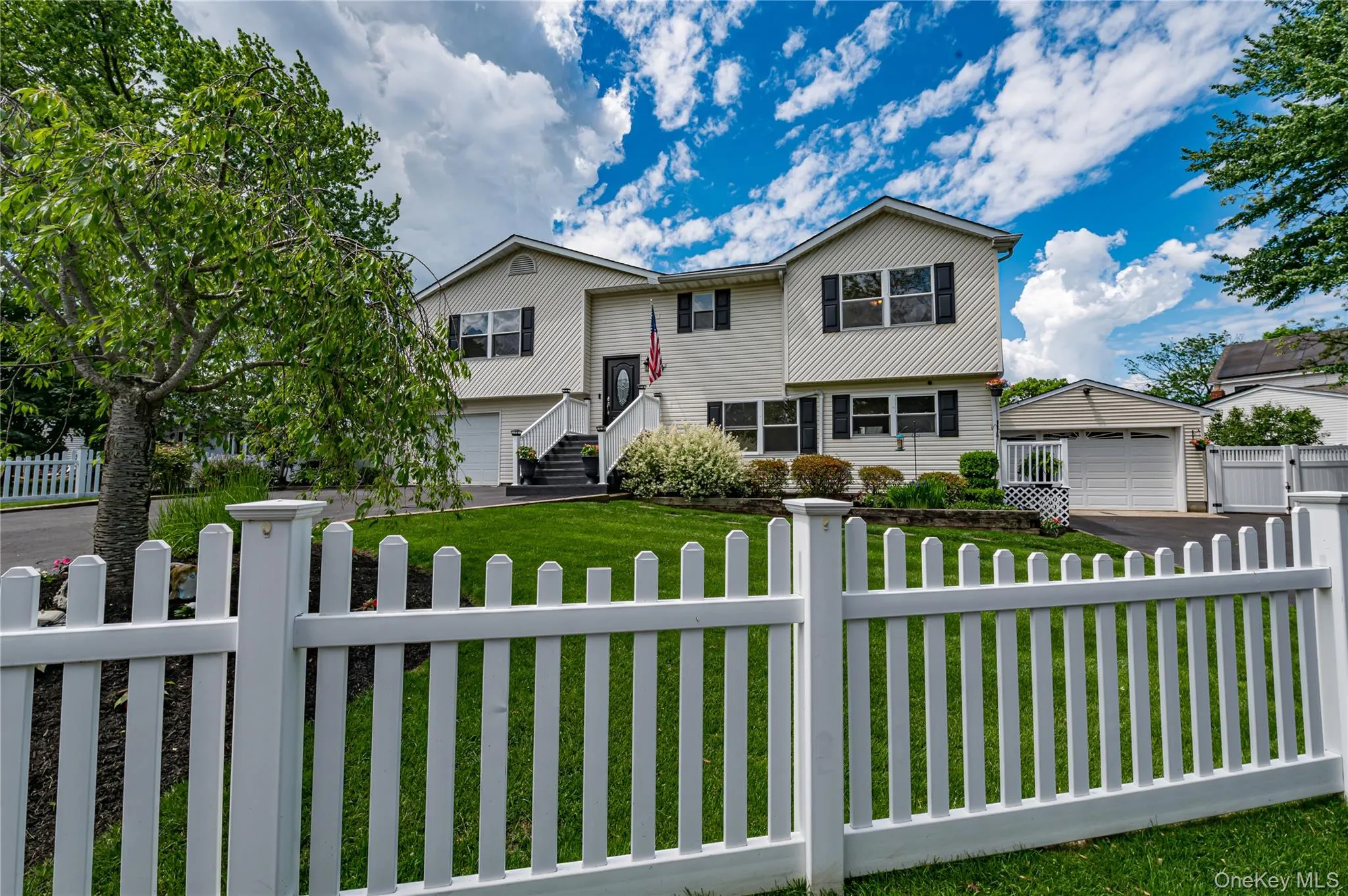 25 Shore Drive, Brookhaven, NY, 7 Bedrooms Bedrooms, 12 Rooms Rooms,4 BathroomsBathrooms,Residential,For Rent,Shore,0,1011620 25 Shore Drive, Brookhaven, NY, 7 Bedrooms Bedrooms, 12 Rooms Rooms,4 BathroomsBathrooms,Residential,For Rent,Shore,0,1011620