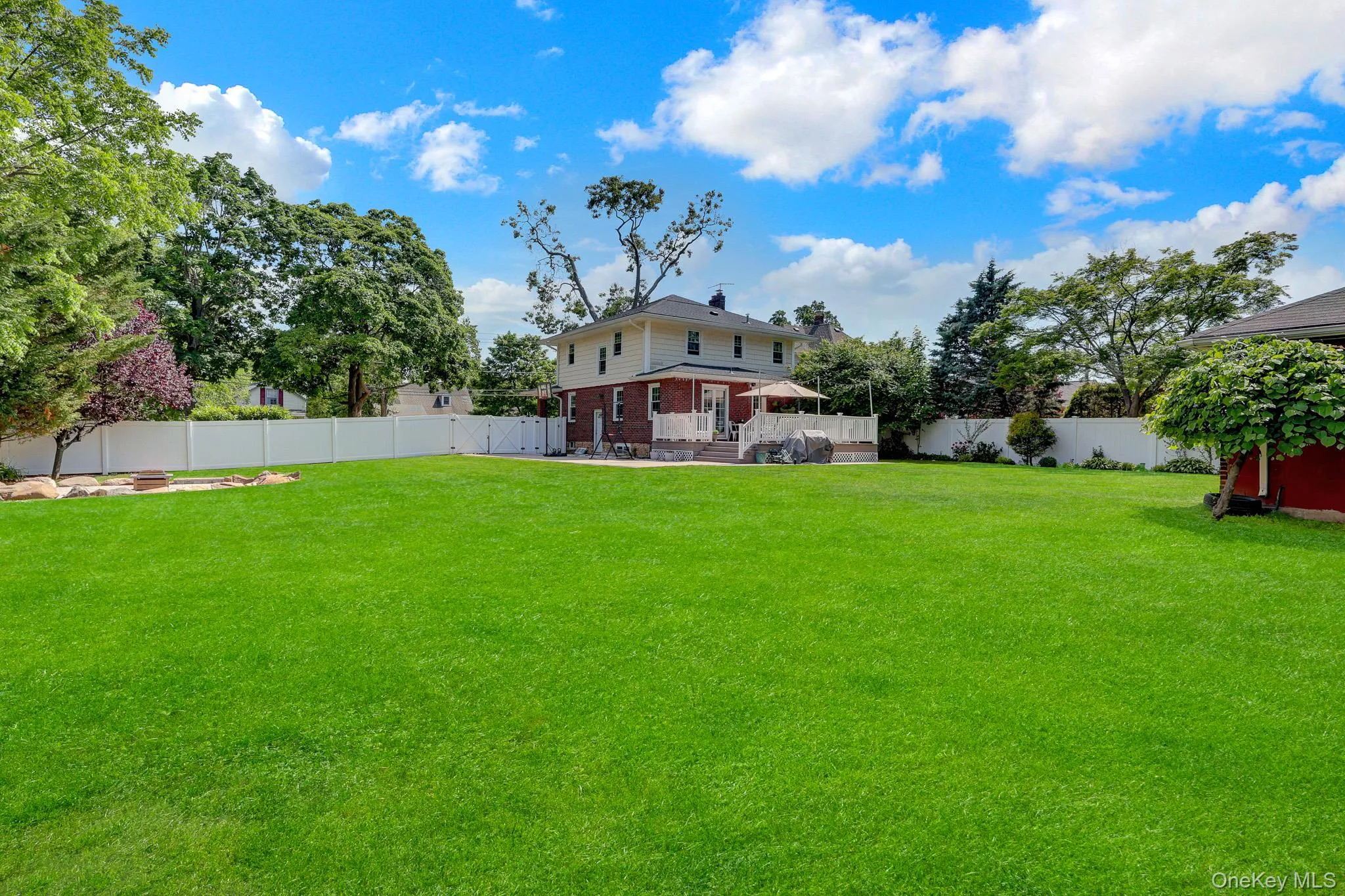 147 Locust Avenue, Babylon, NY, 4 Bedrooms Bedrooms, 9 Rooms Rooms,2 BathroomsBathrooms,Residential,For Rent,Locust,0,1011625 147 Locust Avenue, Babylon, NY, 4 Bedrooms Bedrooms, 9 Rooms Rooms,2 BathroomsBathrooms,Residential,For Rent,Locust,0,1011625