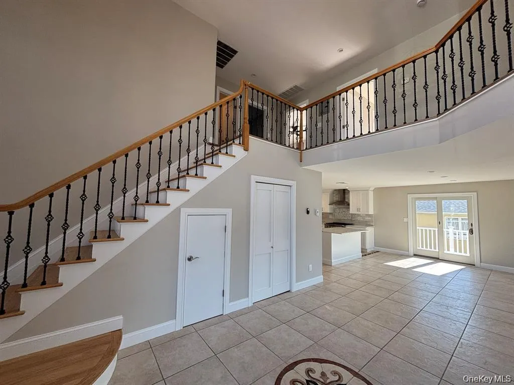 35 Adams Avenue, Oyster Bay, NY, 4 Bedrooms Bedrooms, 8 Rooms Rooms,2 BathroomsBathrooms,Residential,For Rent,Adams,0,1011626 35 Adams Avenue, Oyster Bay, NY, 4 Bedrooms Bedrooms, 8 Rooms Rooms,2 BathroomsBathrooms,Residential,For Rent,Adams,0,1011626