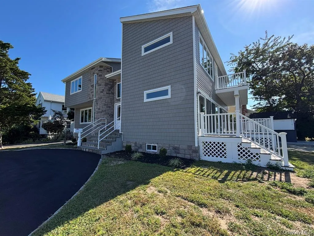 35 Adams Avenue, Oyster Bay, NY, 4 Bedrooms Bedrooms, 8 Rooms Rooms,2 BathroomsBathrooms,Residential,For Rent,Adams,0,1011626 35 Adams Avenue, Oyster Bay, NY, 4 Bedrooms Bedrooms, 8 Rooms Rooms,2 BathroomsBathrooms,Residential,For Rent,Adams,0,1011626