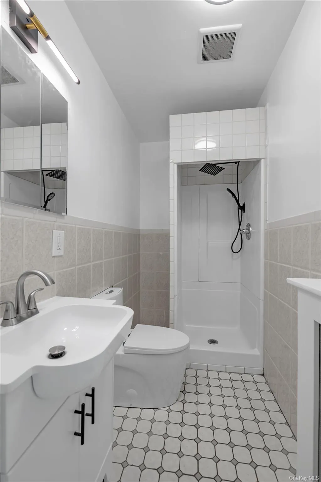 31 Walters Avenue, Oyster Bay, NY, 8 Bedrooms Bedrooms, 12 Rooms Rooms,3 BathroomsBathrooms,Residential,For Rent,Walters,0,1011628 31 Walters Avenue, Oyster Bay, NY, 8 Bedrooms Bedrooms, 12 Rooms Rooms,3 BathroomsBathrooms,Residential,For Rent,Walters,0,1011628