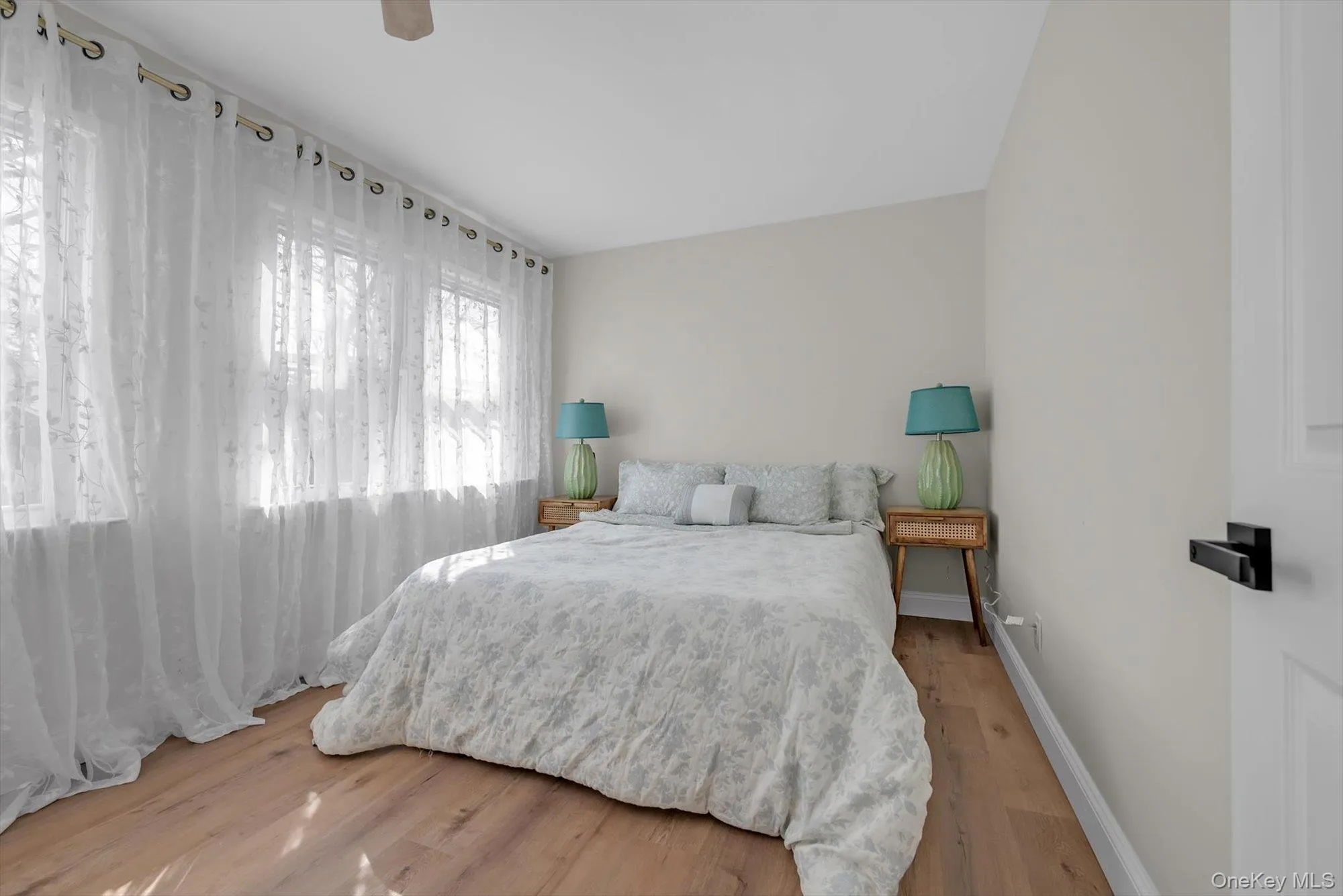 31 Walters Avenue, Oyster Bay, NY, 8 Bedrooms Bedrooms, 12 Rooms Rooms,3 BathroomsBathrooms,Residential,For Rent,Walters,0,1011628 31 Walters Avenue, Oyster Bay, NY, 8 Bedrooms Bedrooms, 12 Rooms Rooms,3 BathroomsBathrooms,Residential,For Rent,Walters,0,1011628